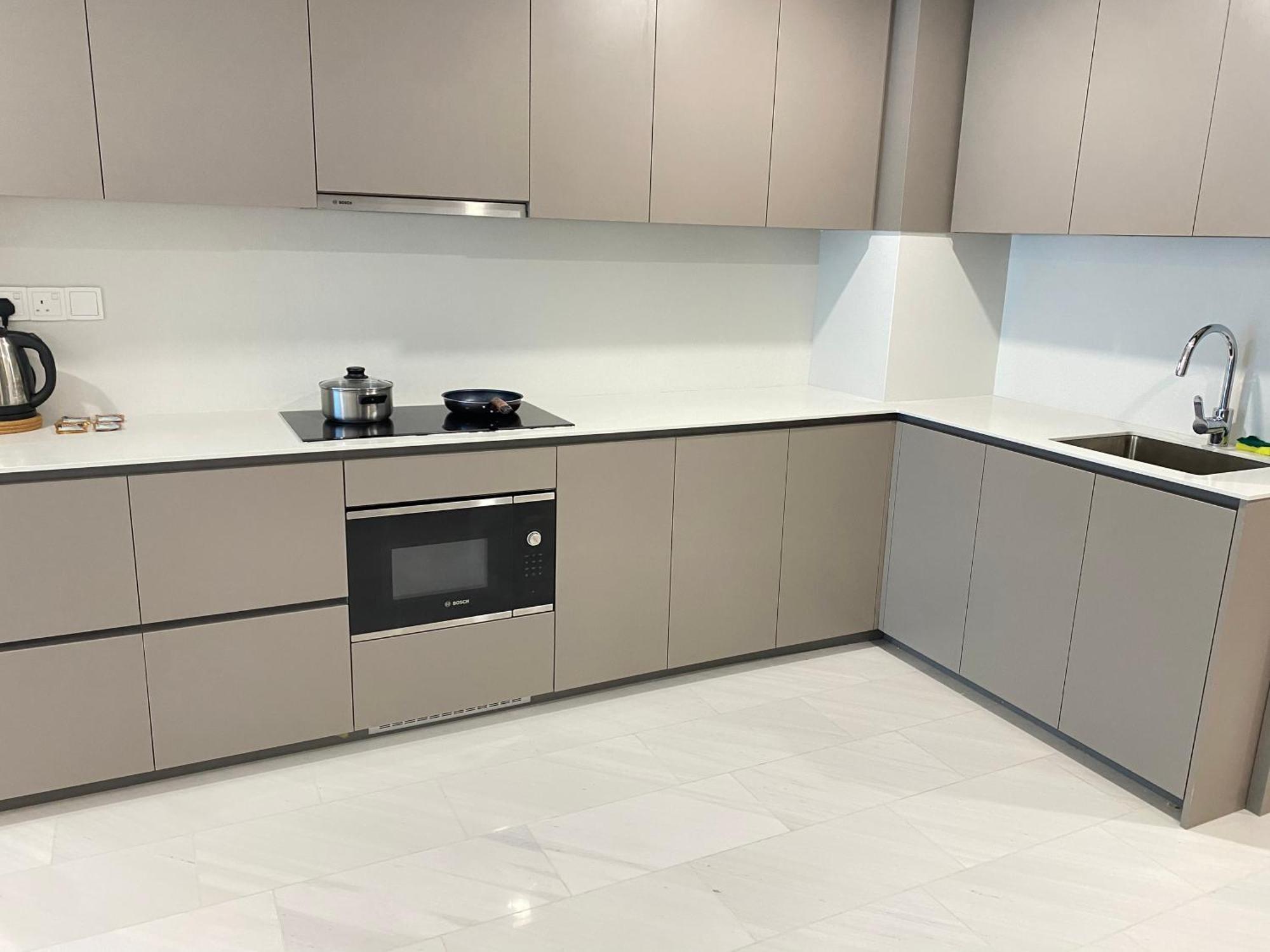 Eaton Residences At Leo Apartment *