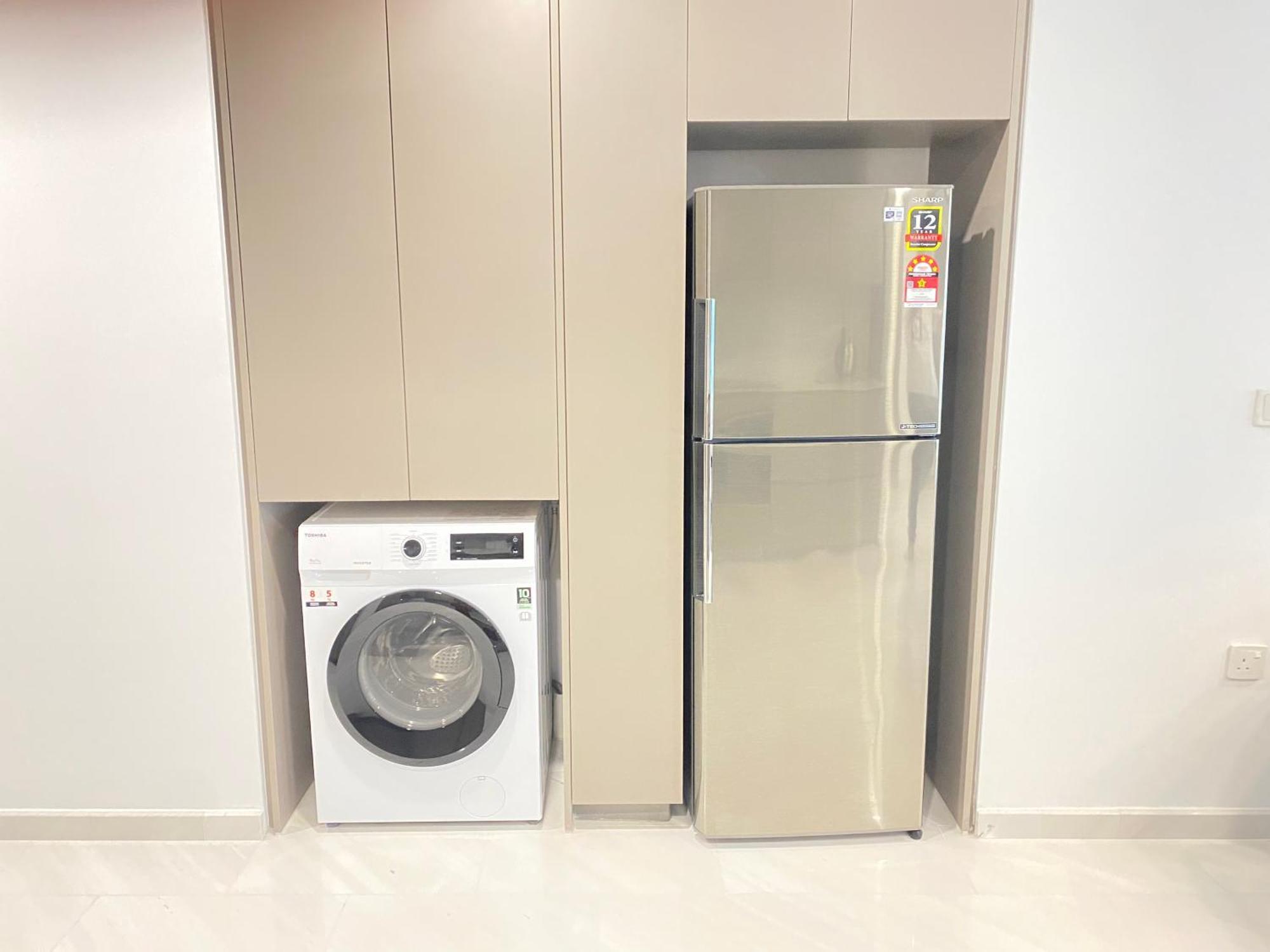 Eaton Residences At Leo Apartment