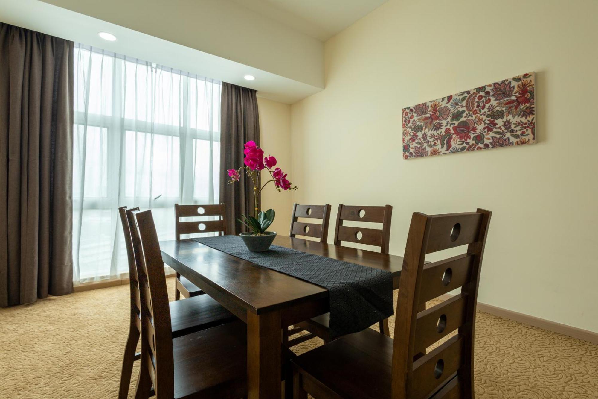 Zecon Hotel 4*