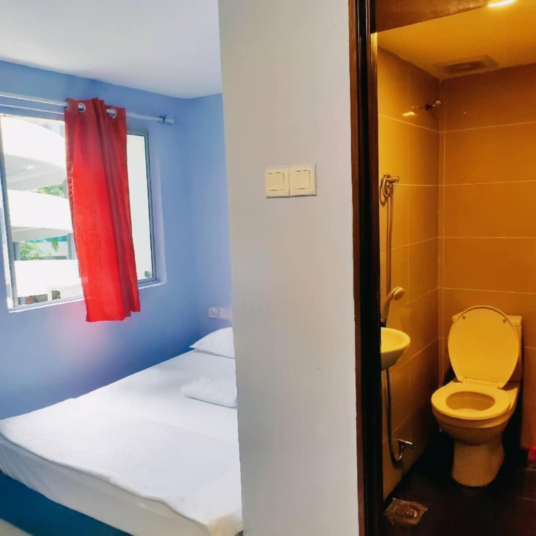 Ras Khách sạn tình yêu