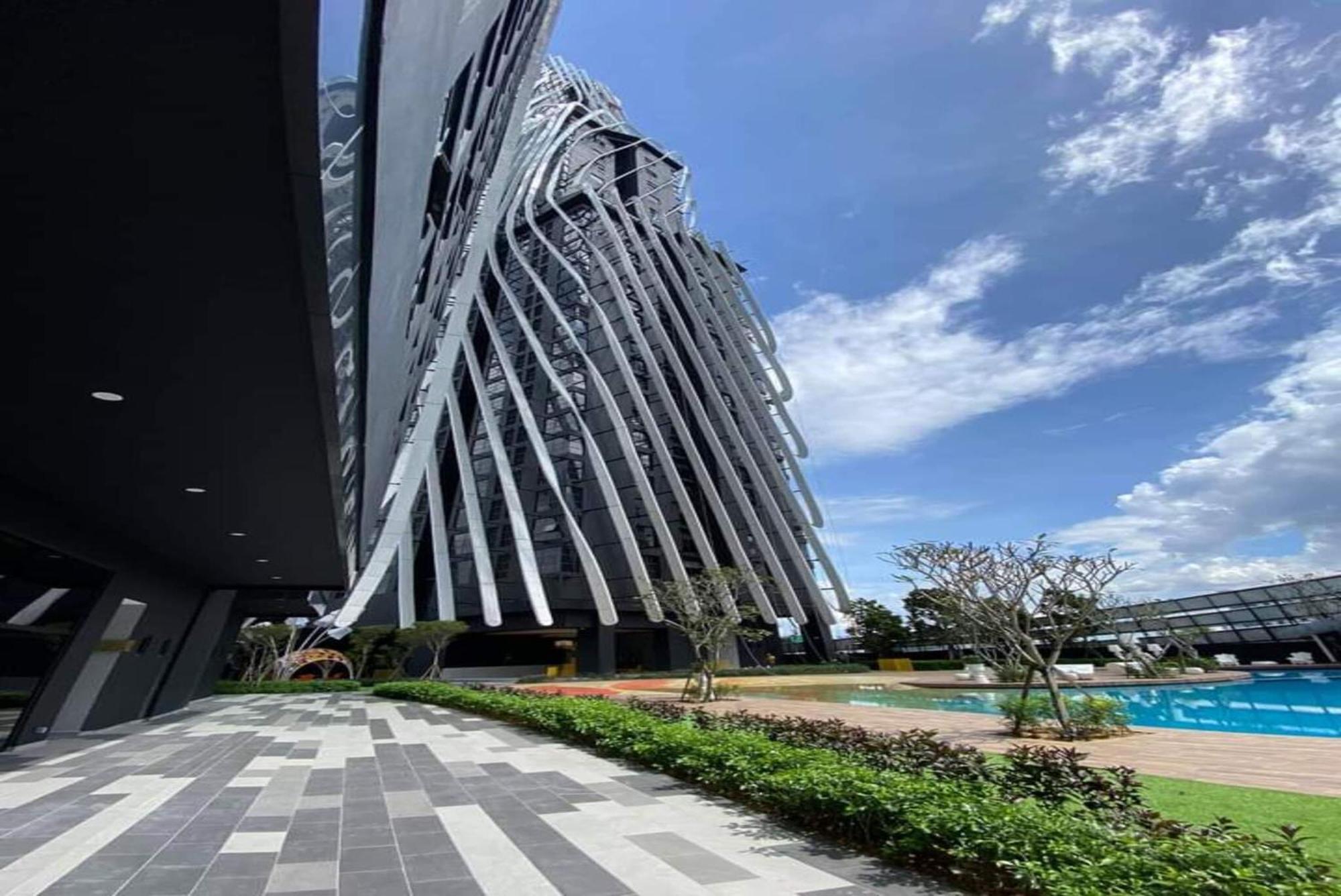 Urban Duplex V Balcony- 2r2b Up To 7pax, Montkiara By Verano Apartment Kuala Lumpur