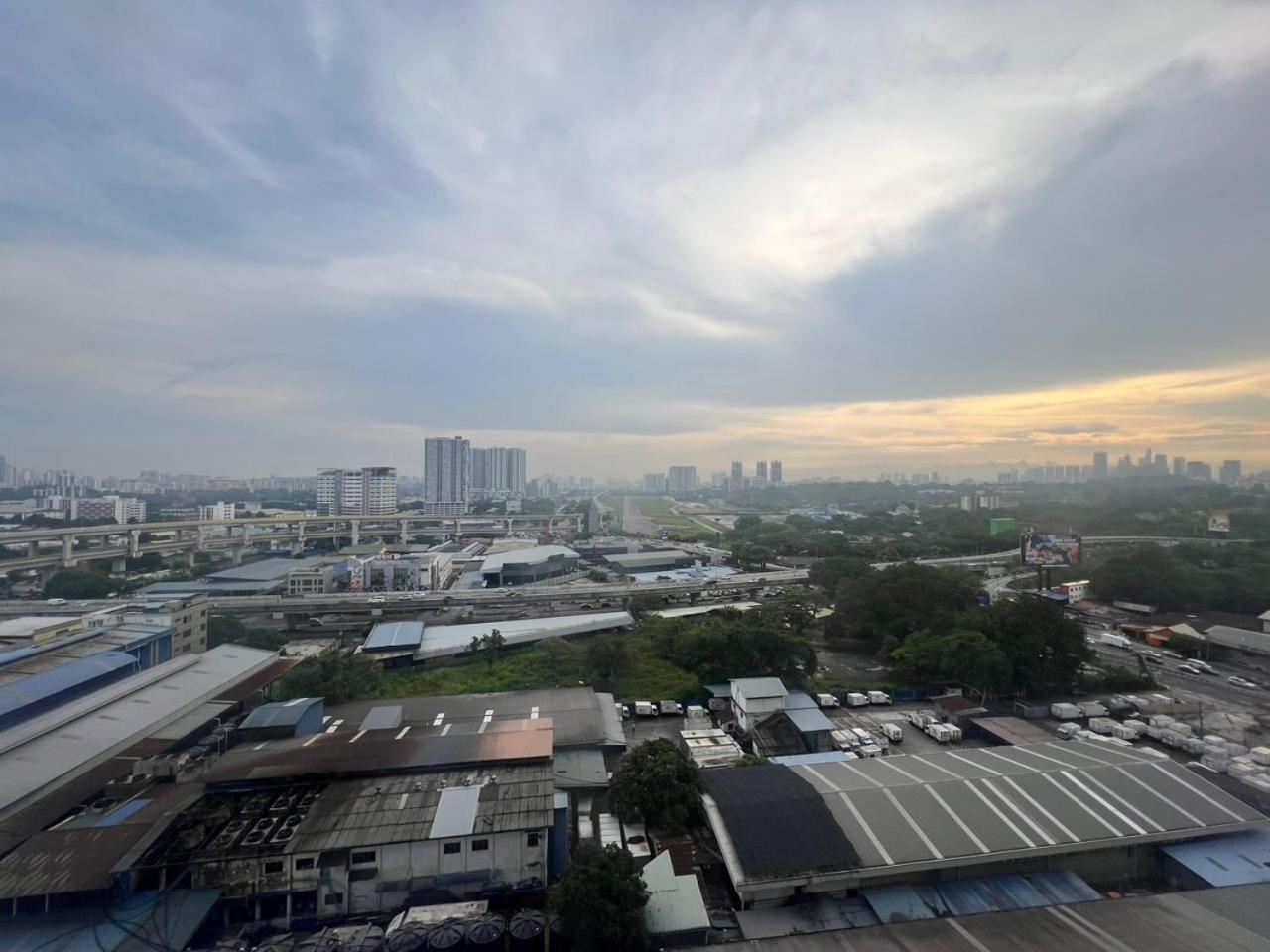 Kl View 2r1b Free Wifi 6pax Căn hộ Kuala Lumpur