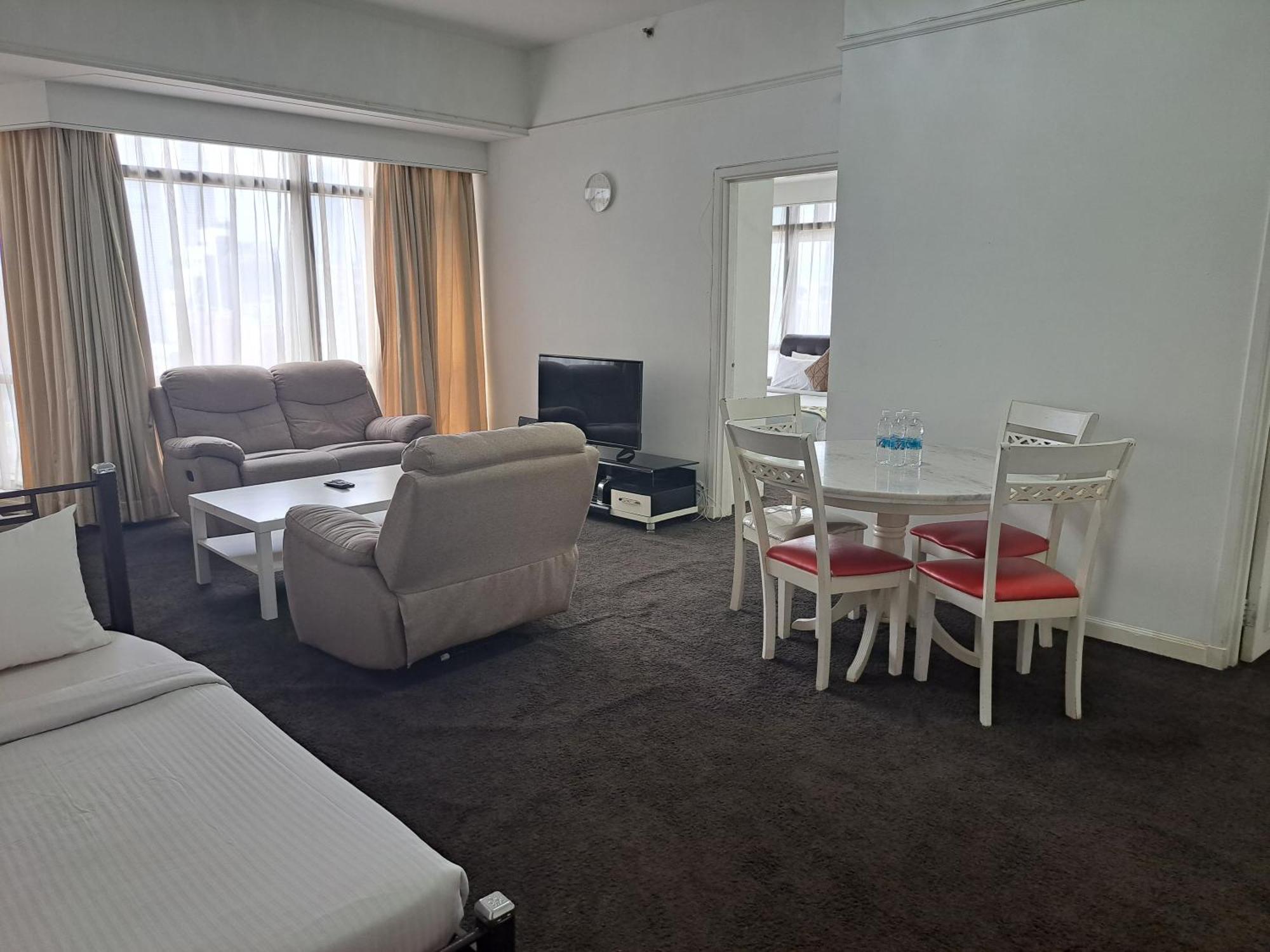 Famous Suites At Times Square *