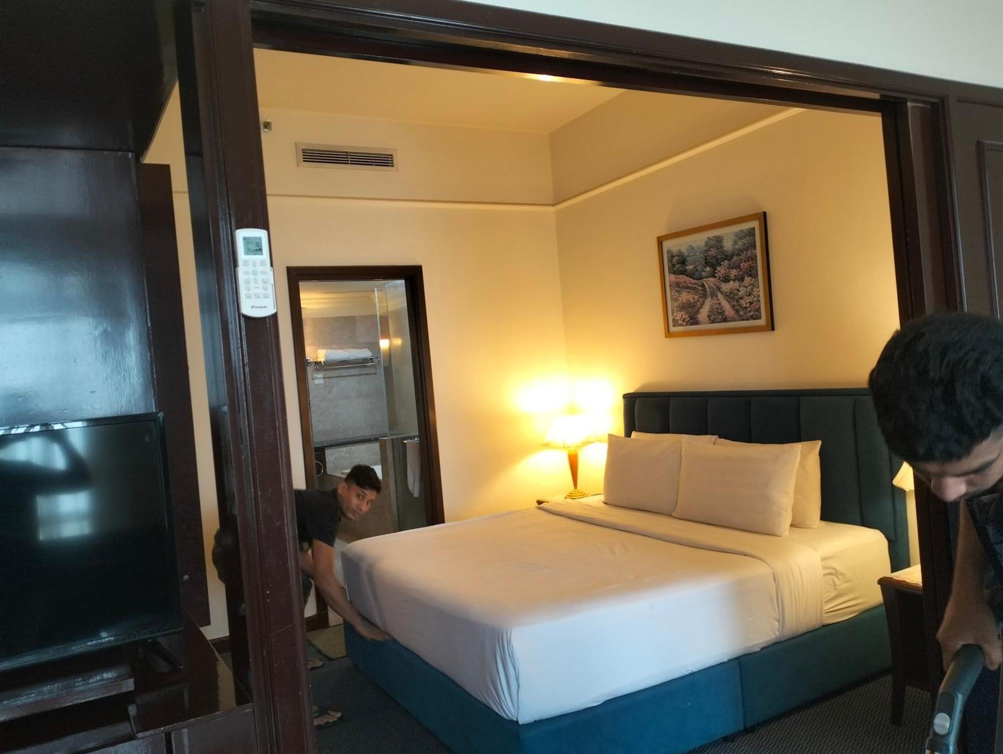 Times Square By Service Apartment *