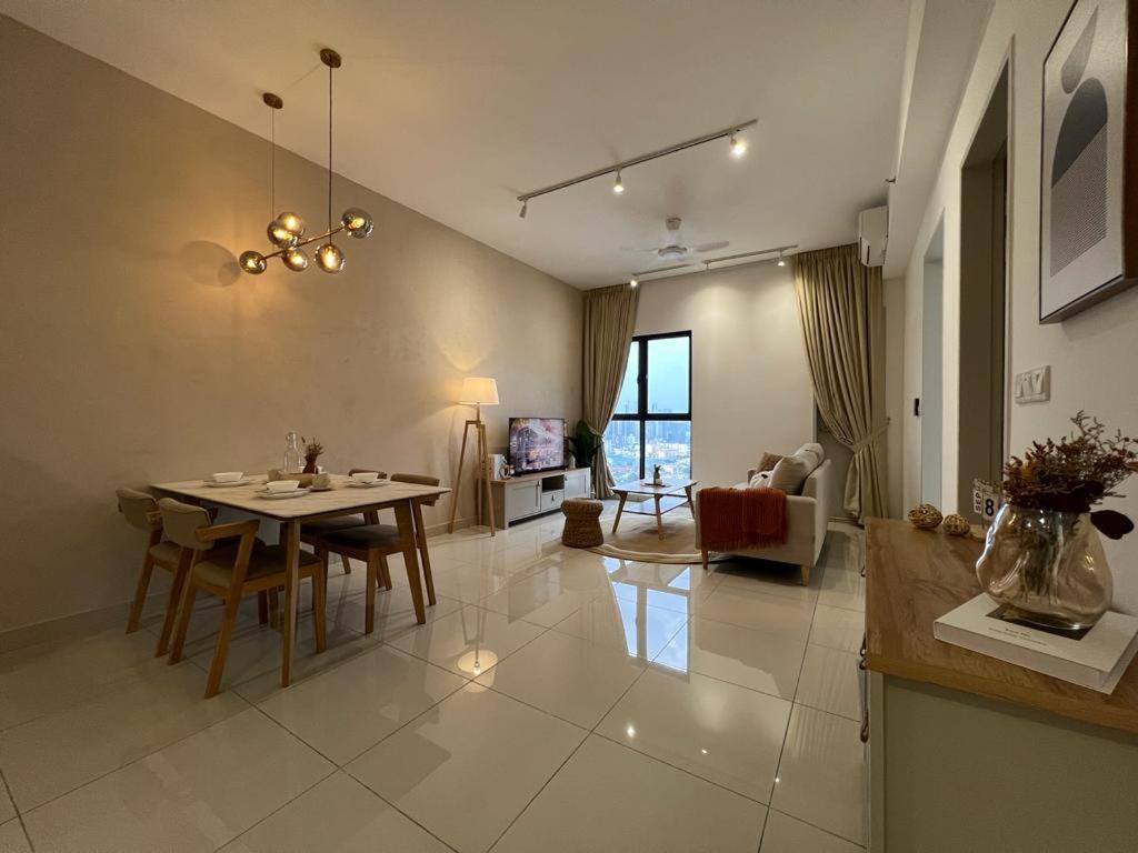 Căn hộ Kl View 2r1b Free Wifi 6pax *