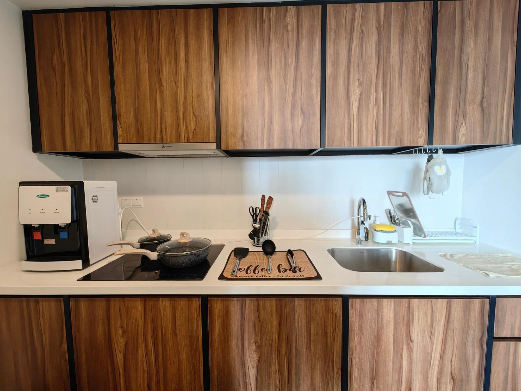 Serviced Apartment, Jalan Peel By Rverse * Kuala Lumpur