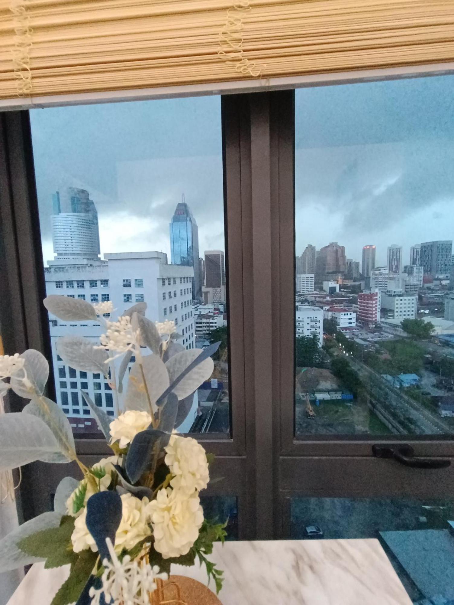 Cl 11b Modern Infinity Pool Klcc Apartment