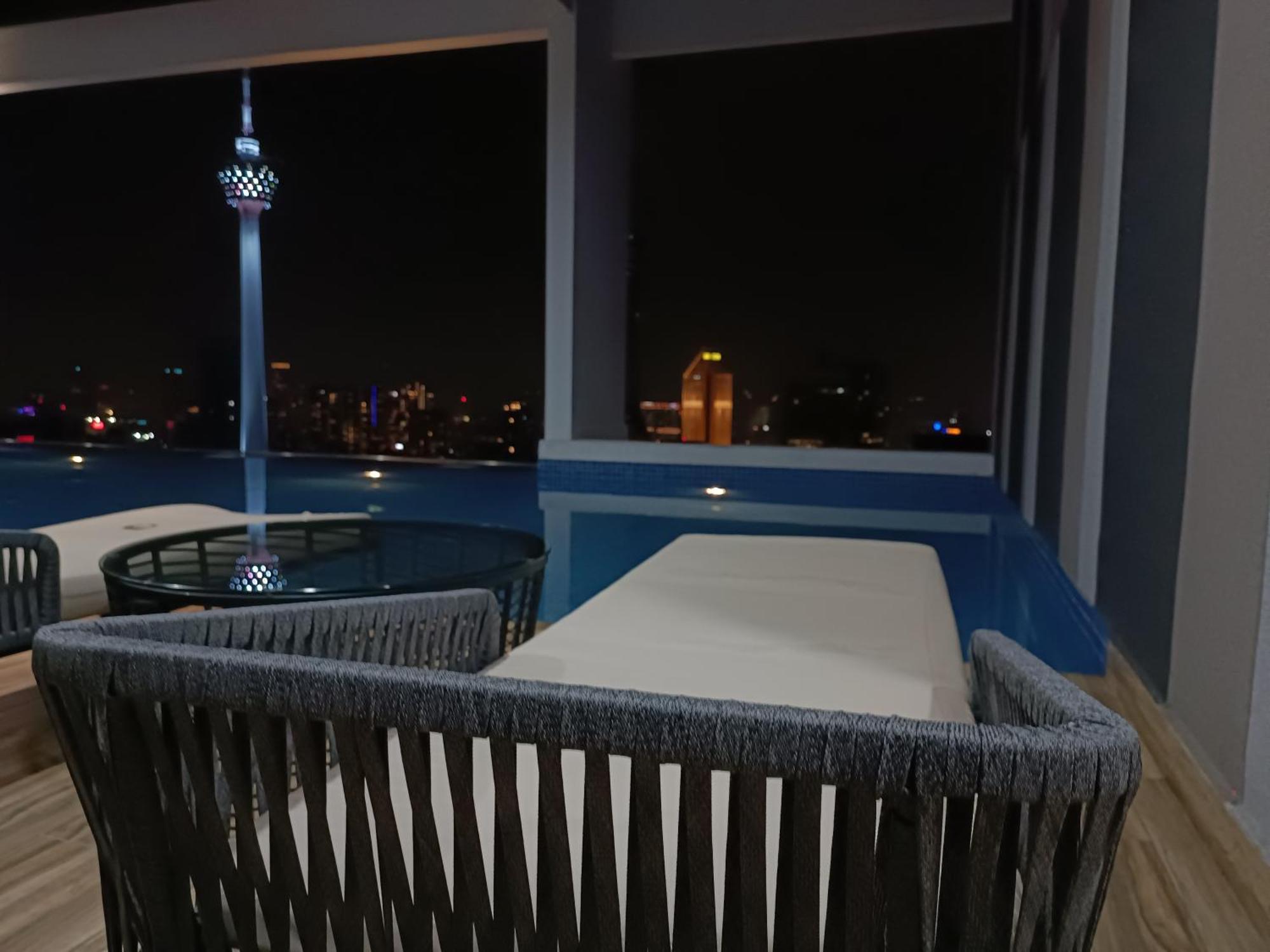 Appartement C14b Modern Infinity Pool Klcc Balcony View
