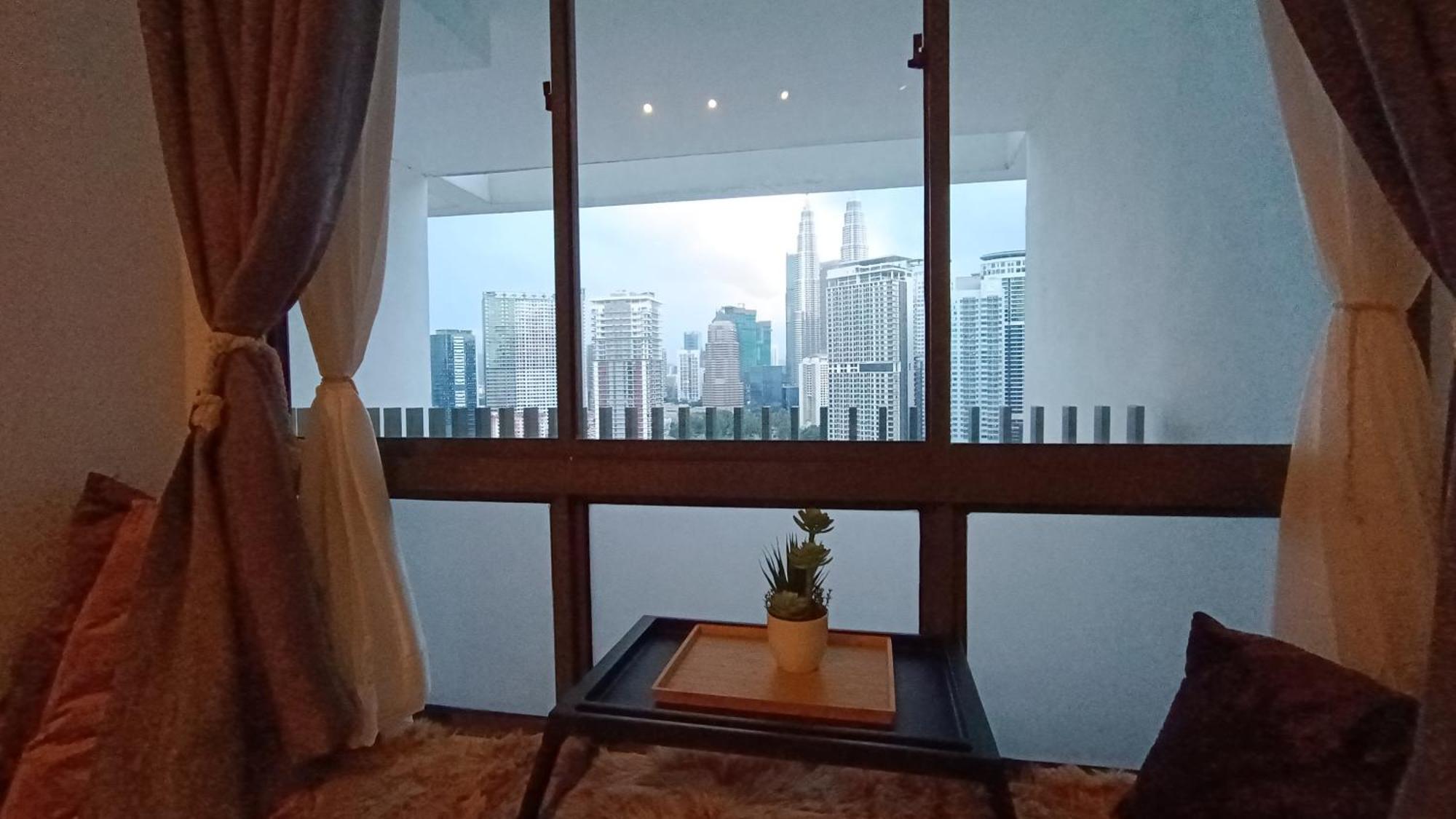 Appartement C14b Modern Infinity Pool Klcc Balcony View *