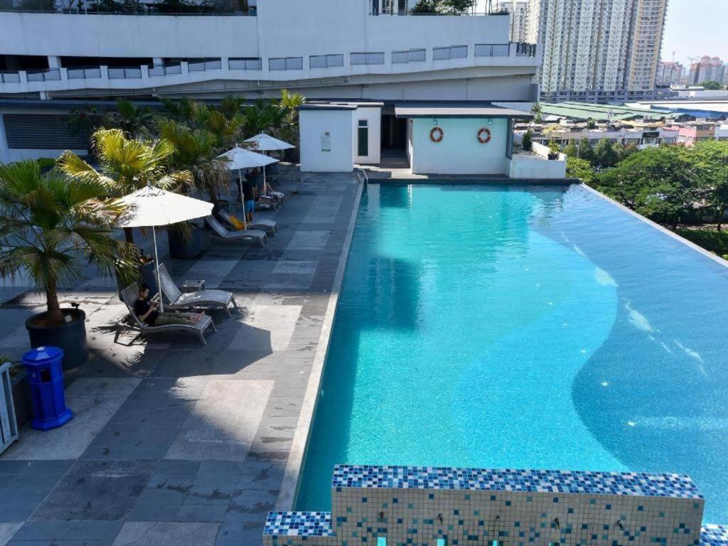 Honeymoon By A Legacy - Klcc Lake View *