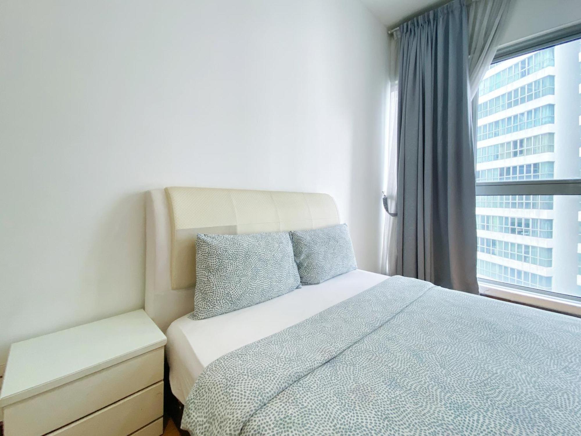 Apartemen Regalia And By Awesomestay *