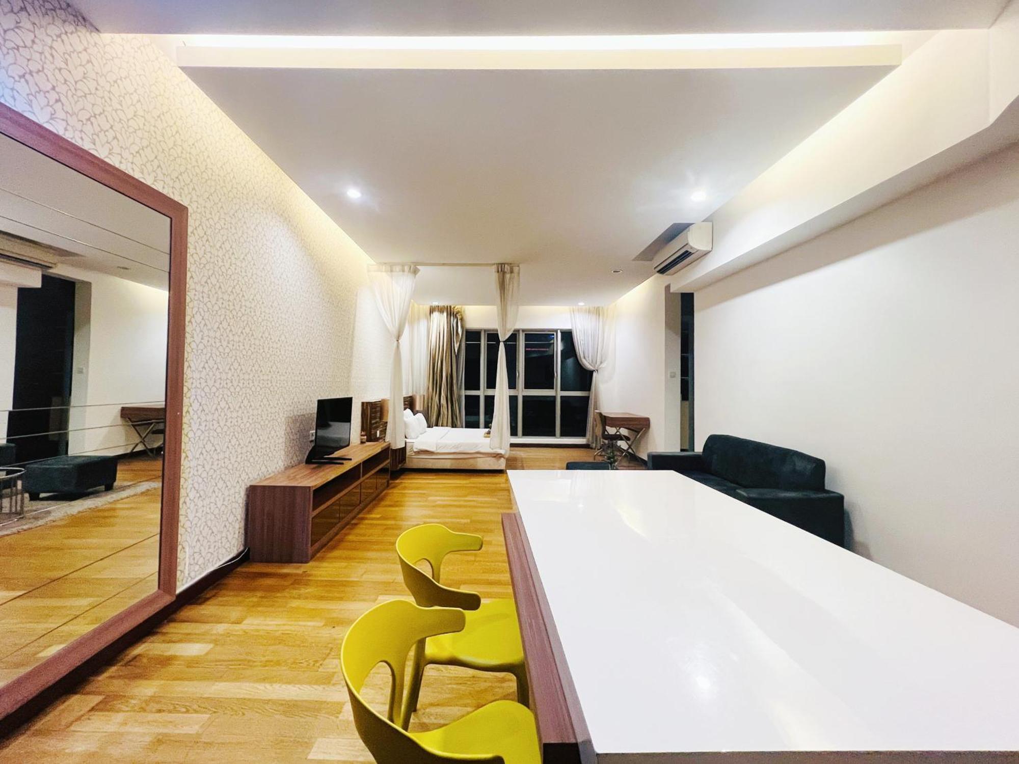 Apartemen Regalia And By Awesomestay