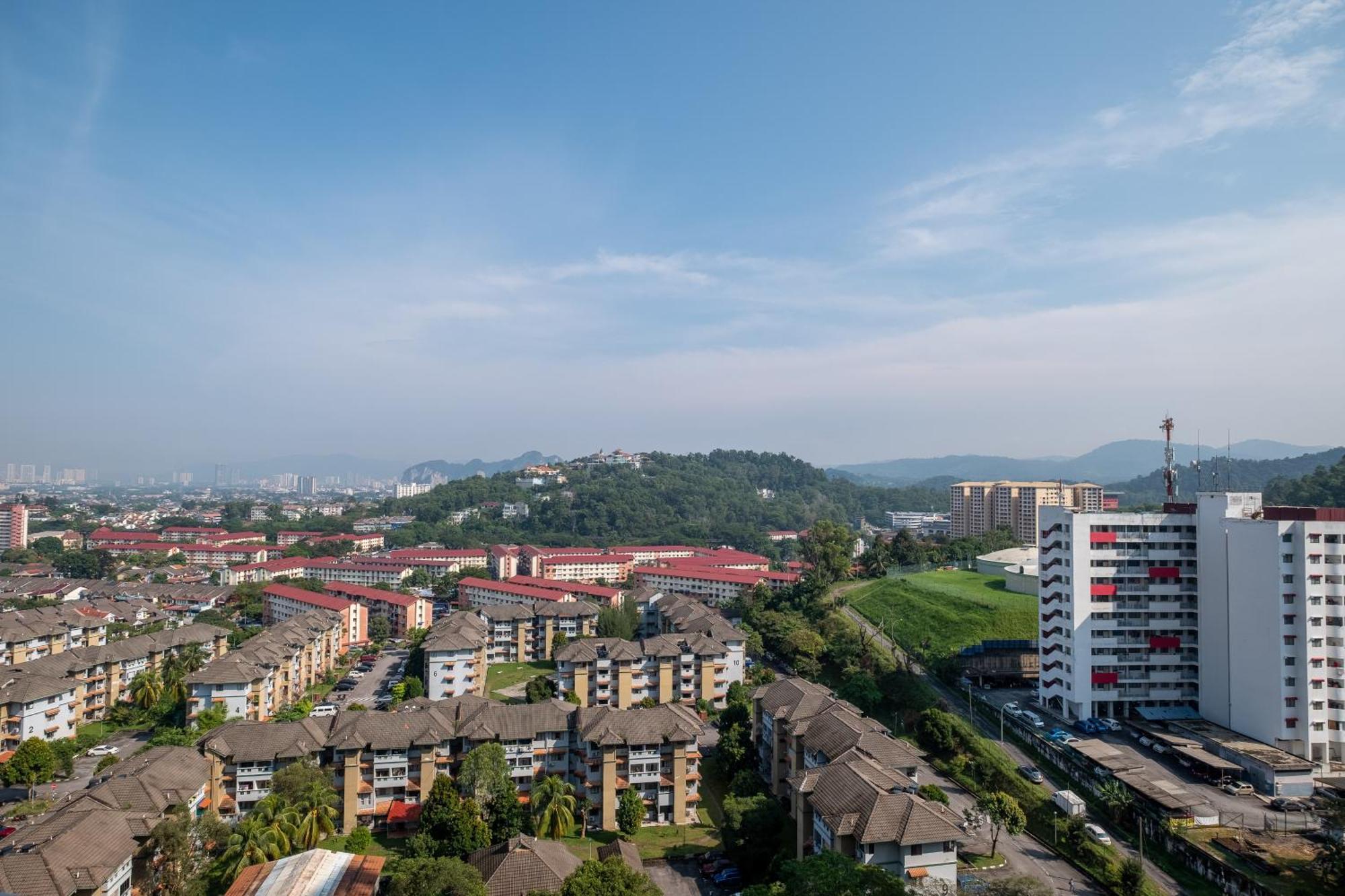 Kids Dream With Slides 4bedroom2bath 14pax Lrt Apartment Kuala Lumpur
