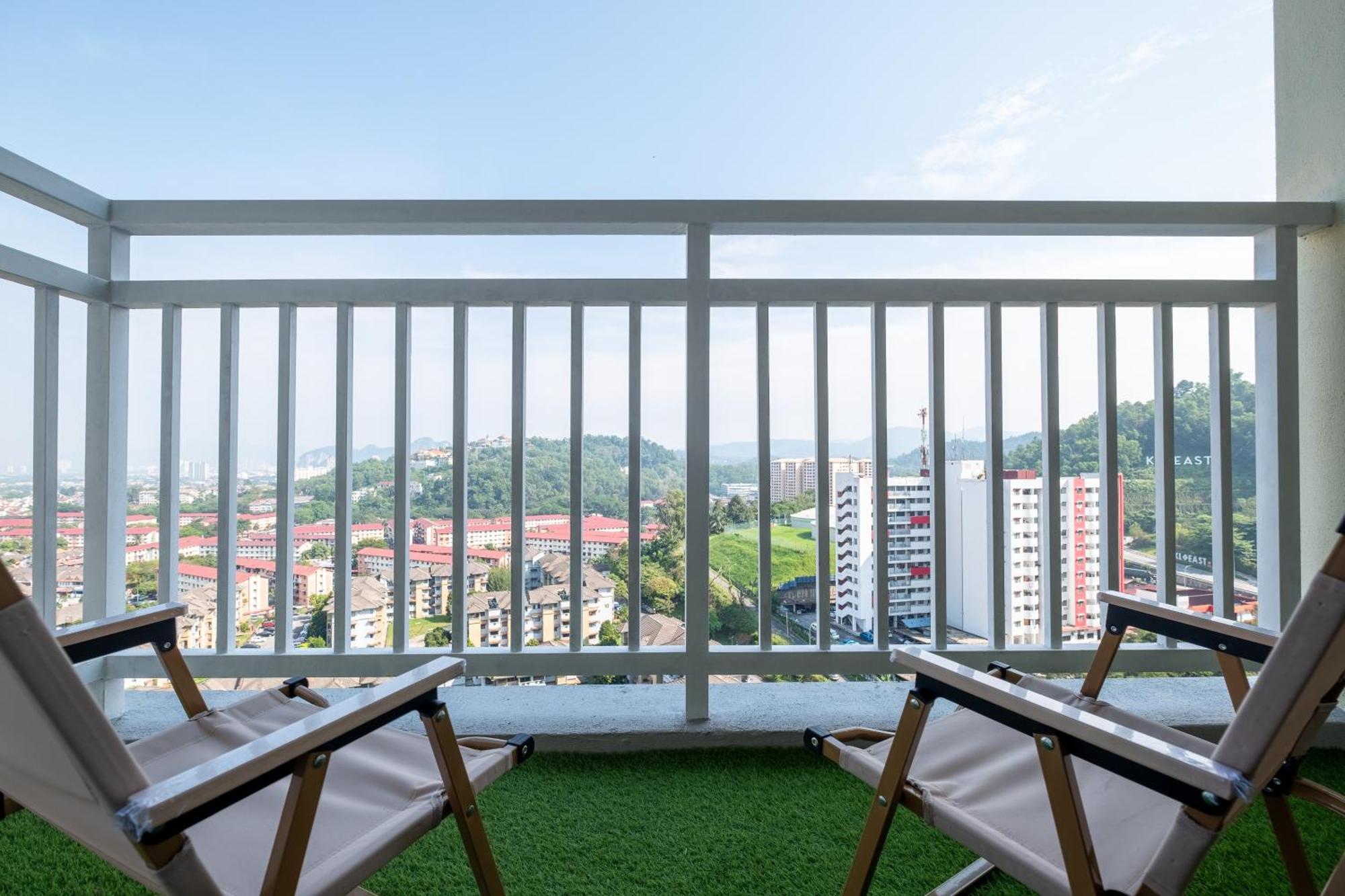 Apartment Kids Dream With Slides 4bedroom2bath 14pax Lrt Kuala Lumpur