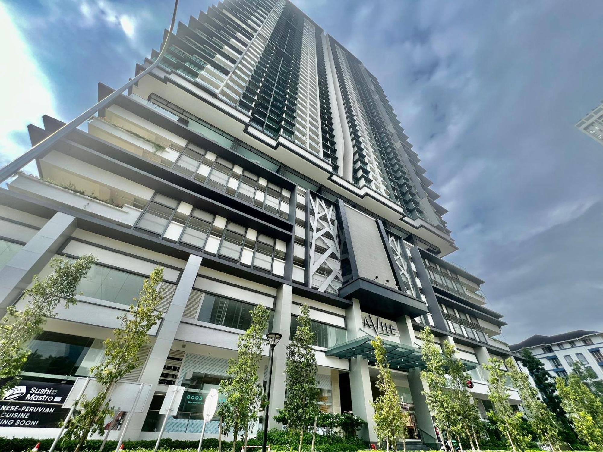 Premium For Family At Aeon / Sunway Velocity / Mrt / Lrt *