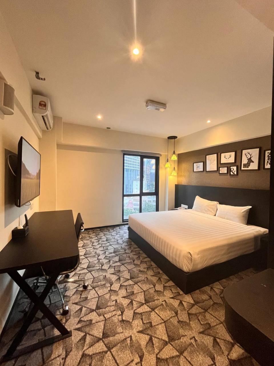 Aman Hotel
