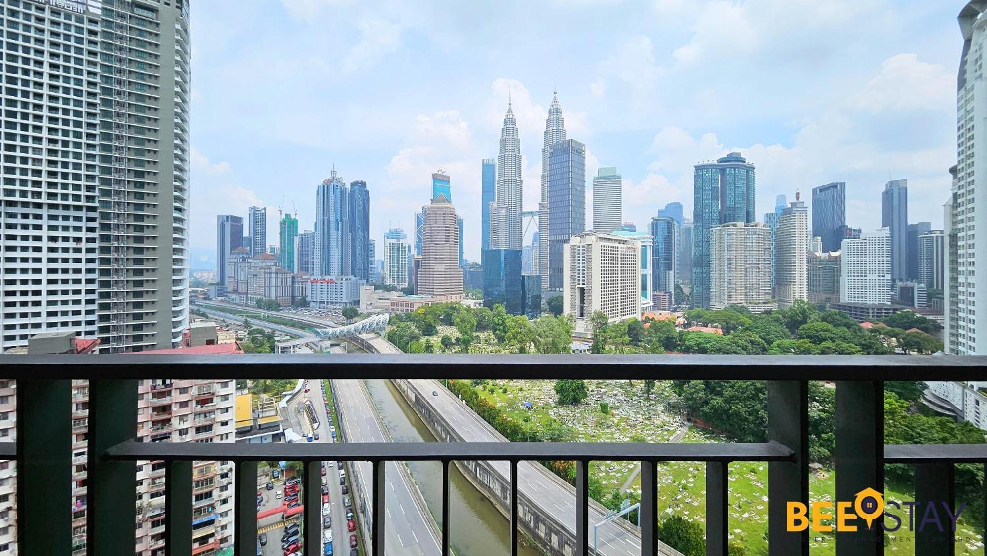 Balcony Klcc View Kampung Baru Luxurious