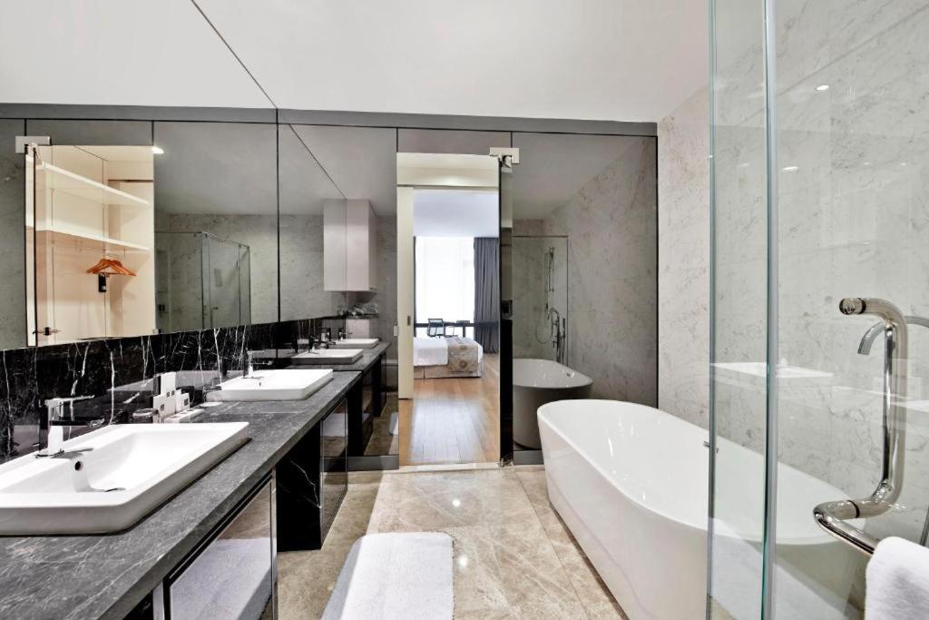 Apartemen The Platinum Serviced By Faced *