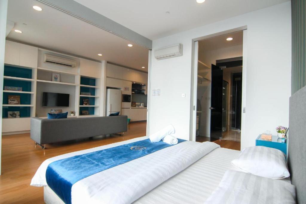 Apartemen The Platinum Serviced By Faced *
