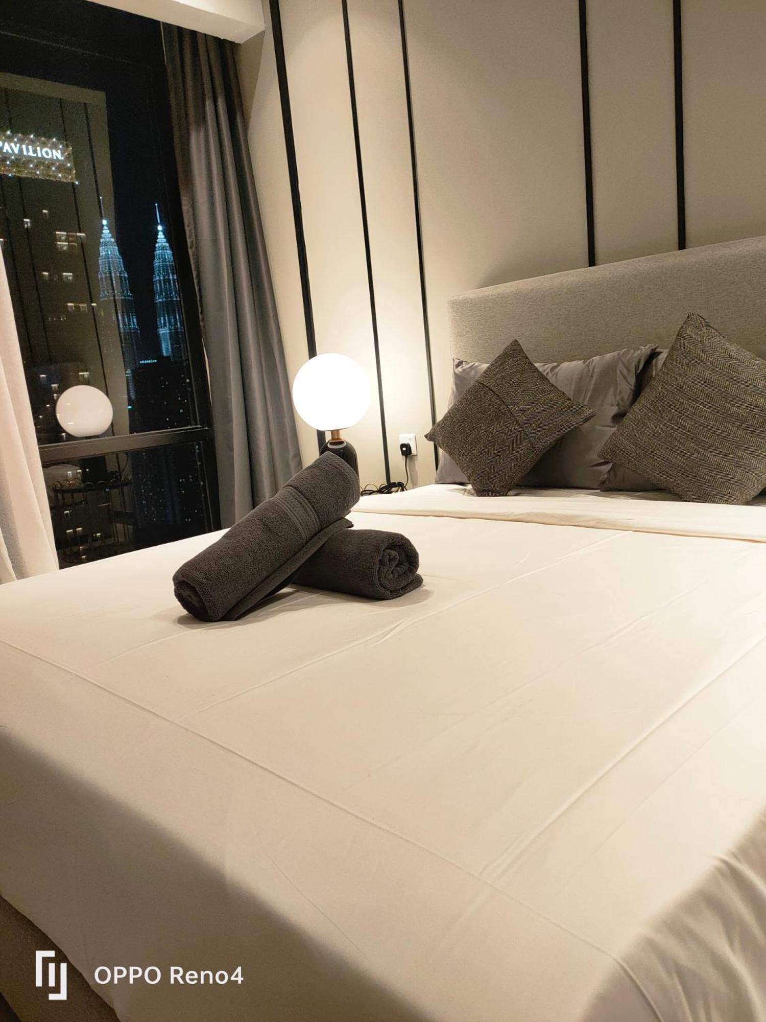 Axon By Classy 1 Minutes Pavilion Apartment
