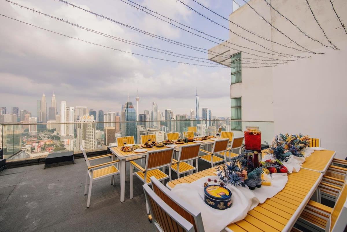 Starry City Starry Night , Paint Kl City With Lights Apartment Kuala Lumpur