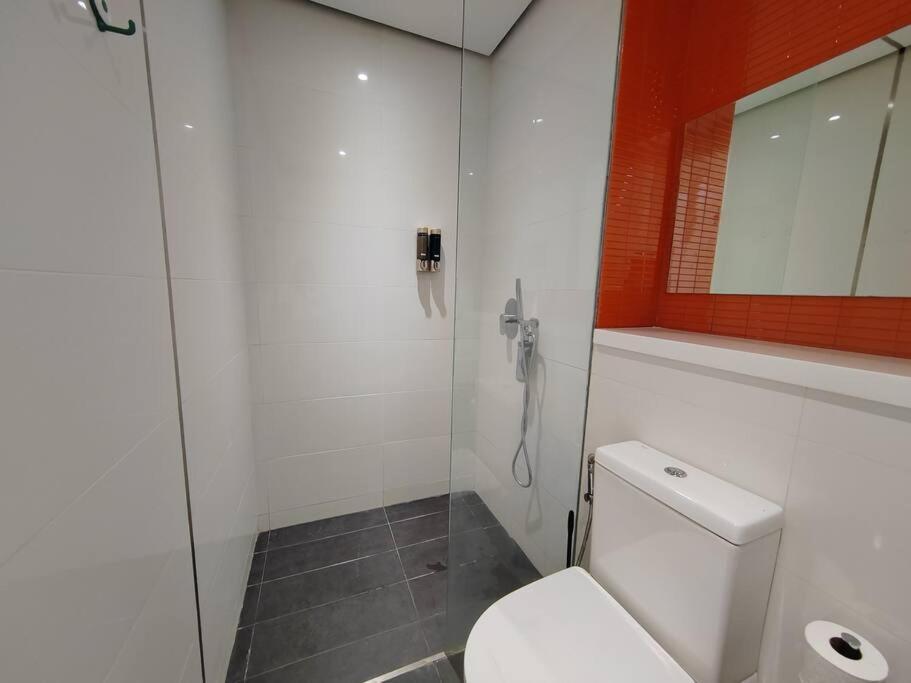 Mont Kiara Hyatt Arcoris Sunway 163 2-Bedroom With Balcony 2-4Pax * Kuala Lumpur