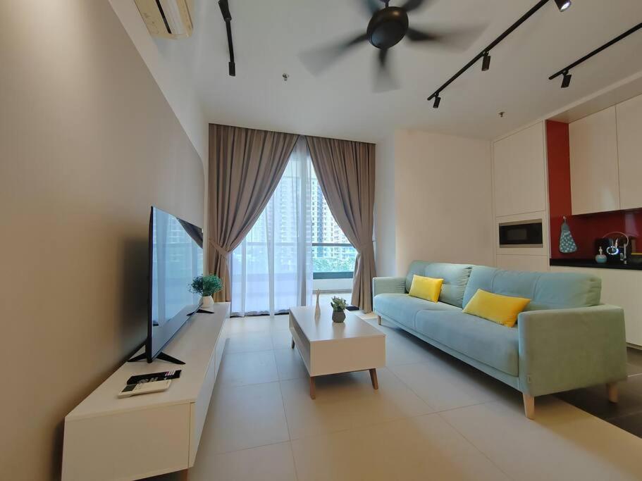 Căn hộ Mont Kiara Hyatt Arcoris Sunway 163 2-Bedroom With Balcony 2-4Pax Kuala Lumpur