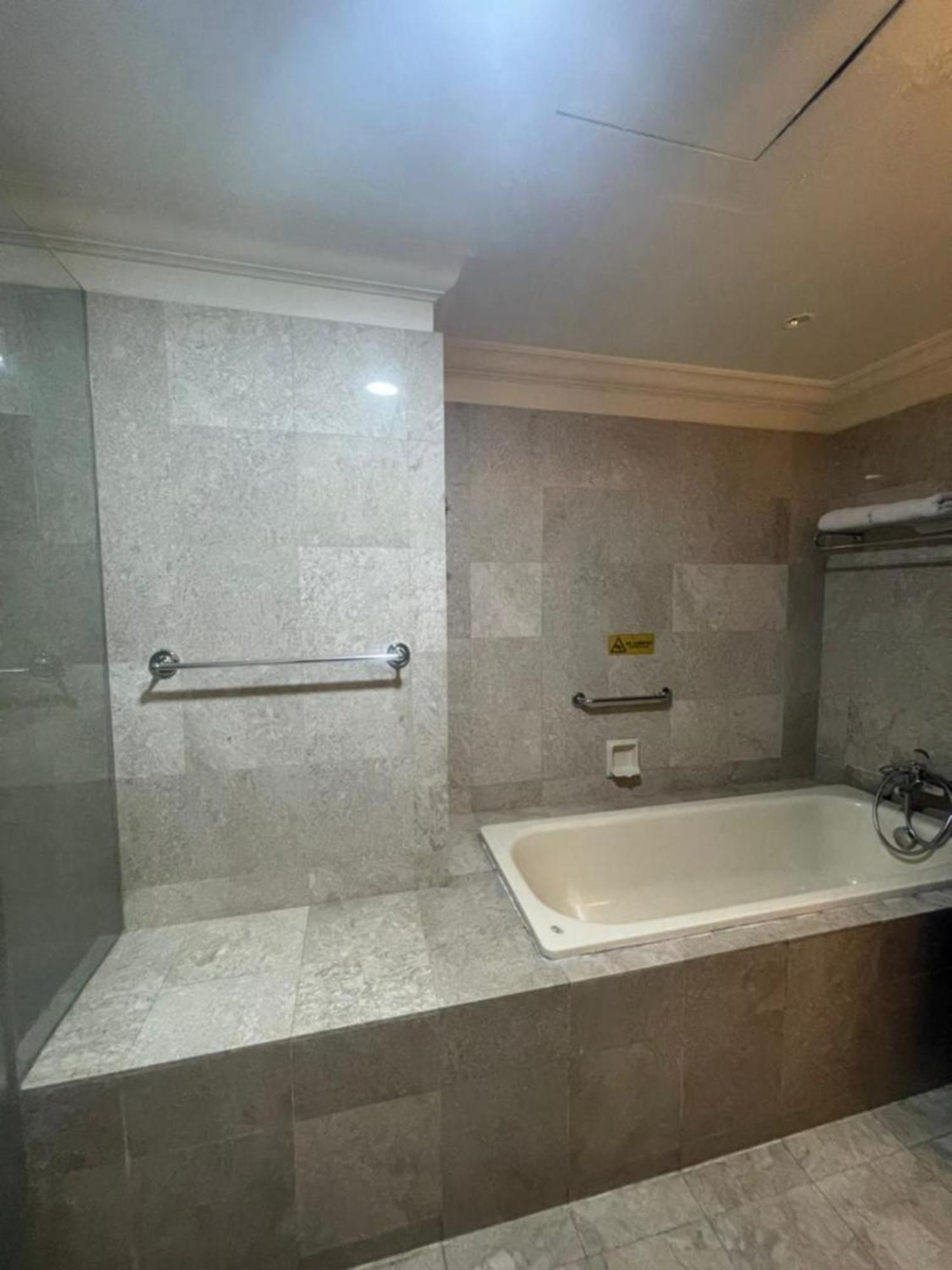 Apartment Kl Rosemary Service Times Square By Jhr *
