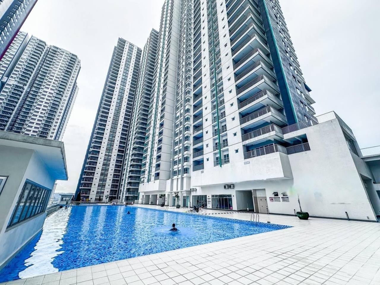 Razak Sweet Homestay-klcc View Guest house *