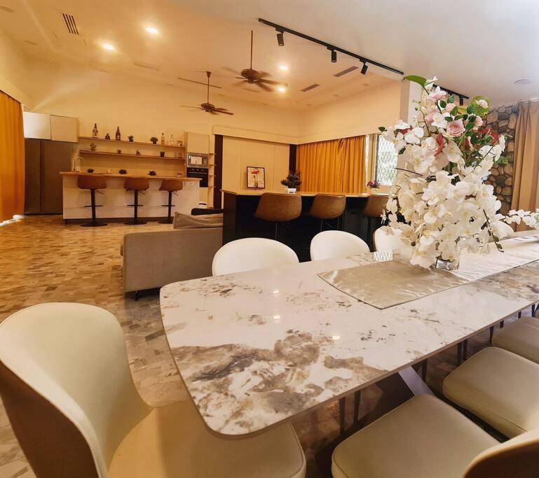 Villa Bali Modern Style Up To 20pax In Kl *