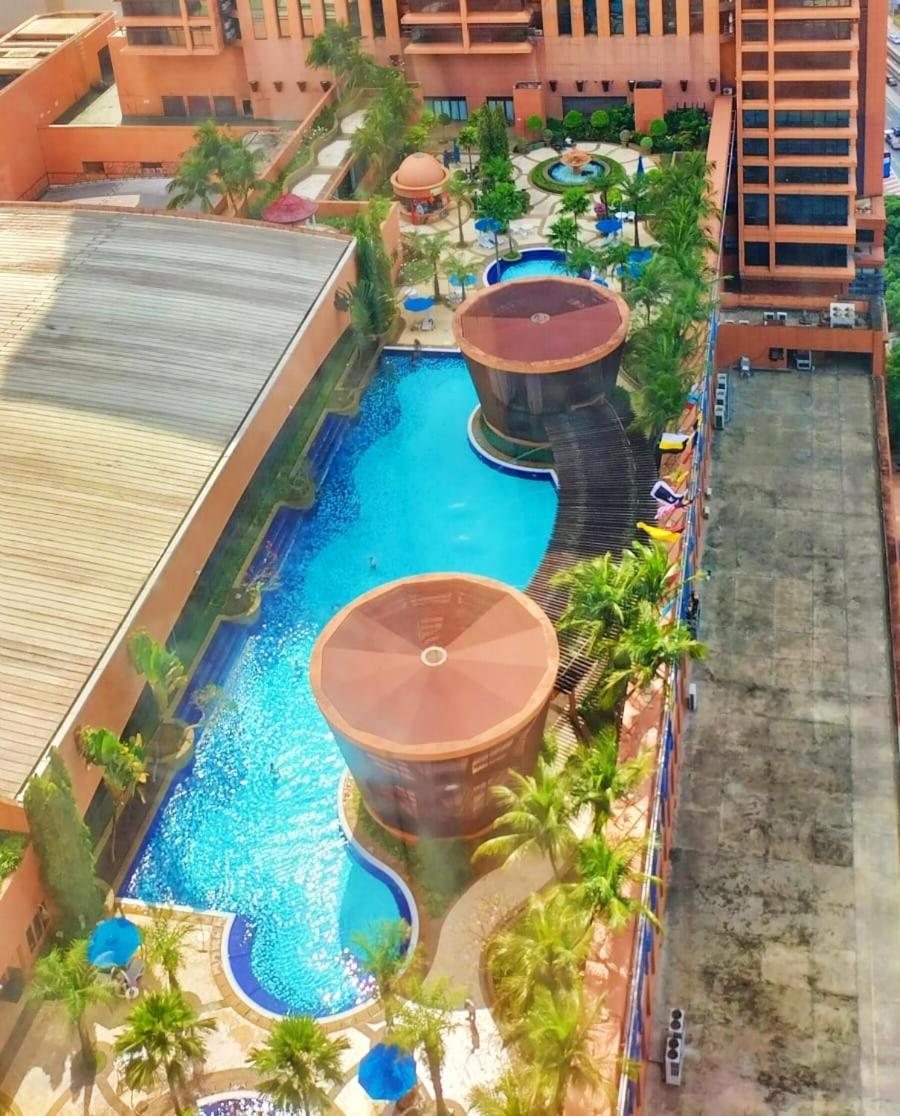 Go Daily Service At Times Square Apartemen *