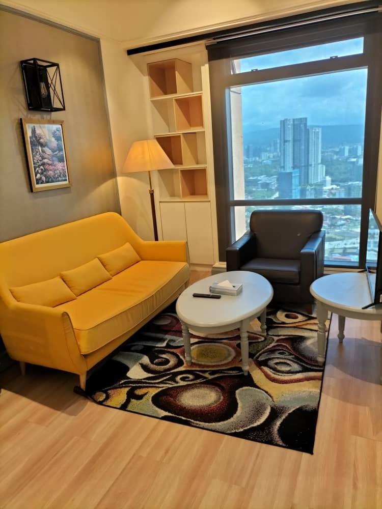 Go Daily Service At Times Square Apartemen *