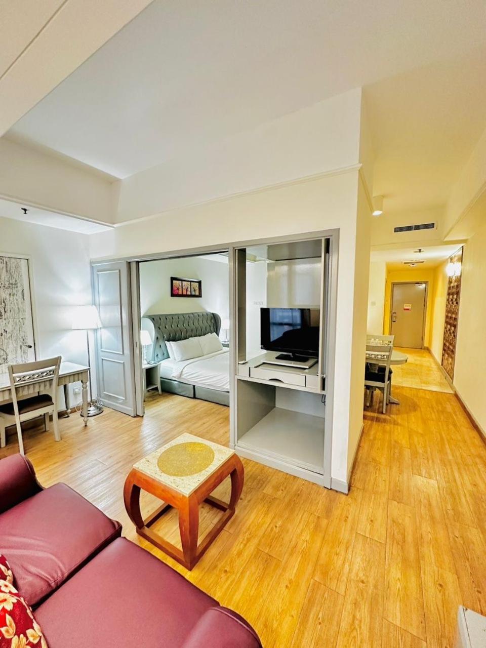 Apartemen Go Daily Service At Times Square
