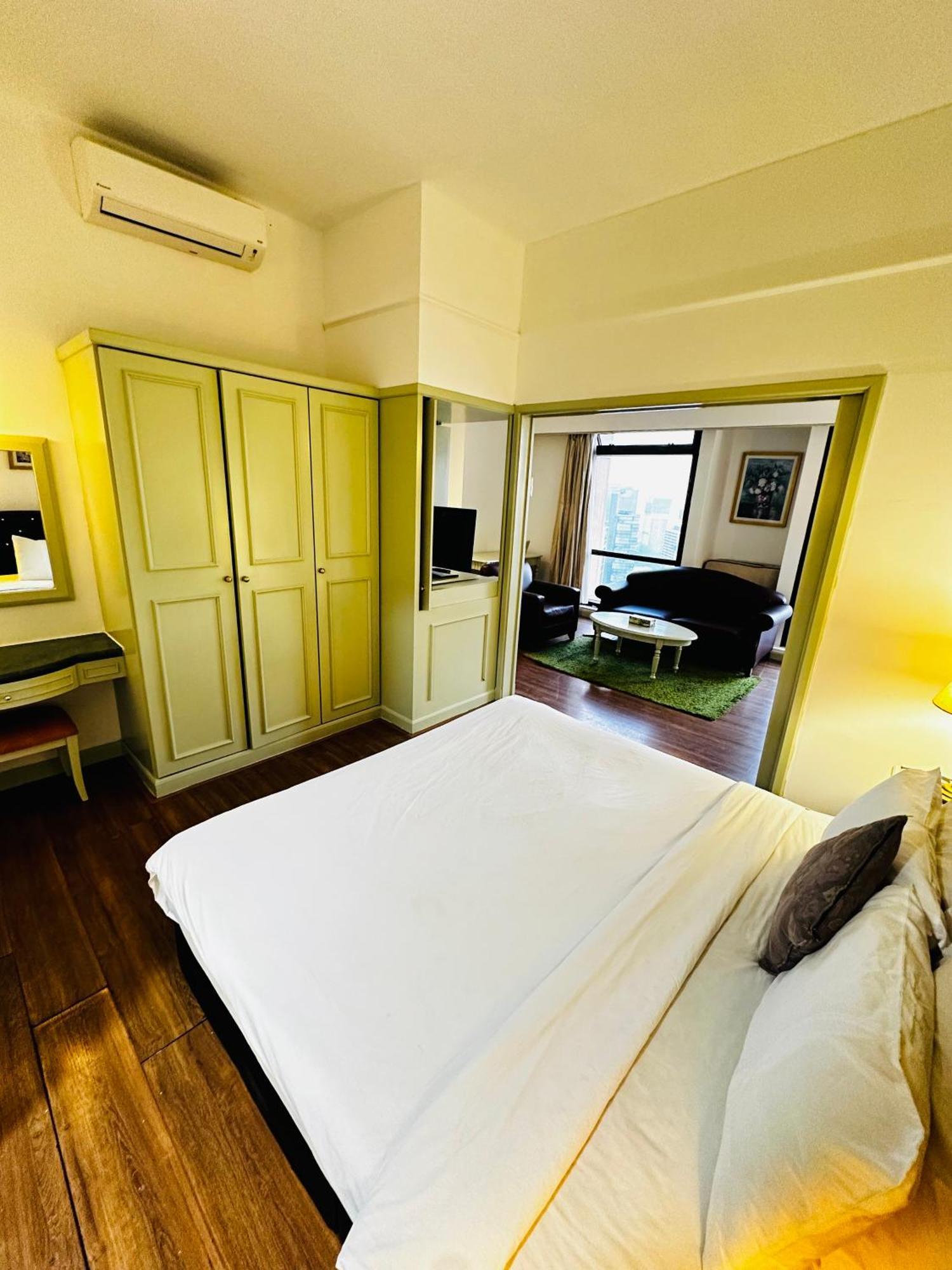 Apartemen Go Daily Service At Times Square