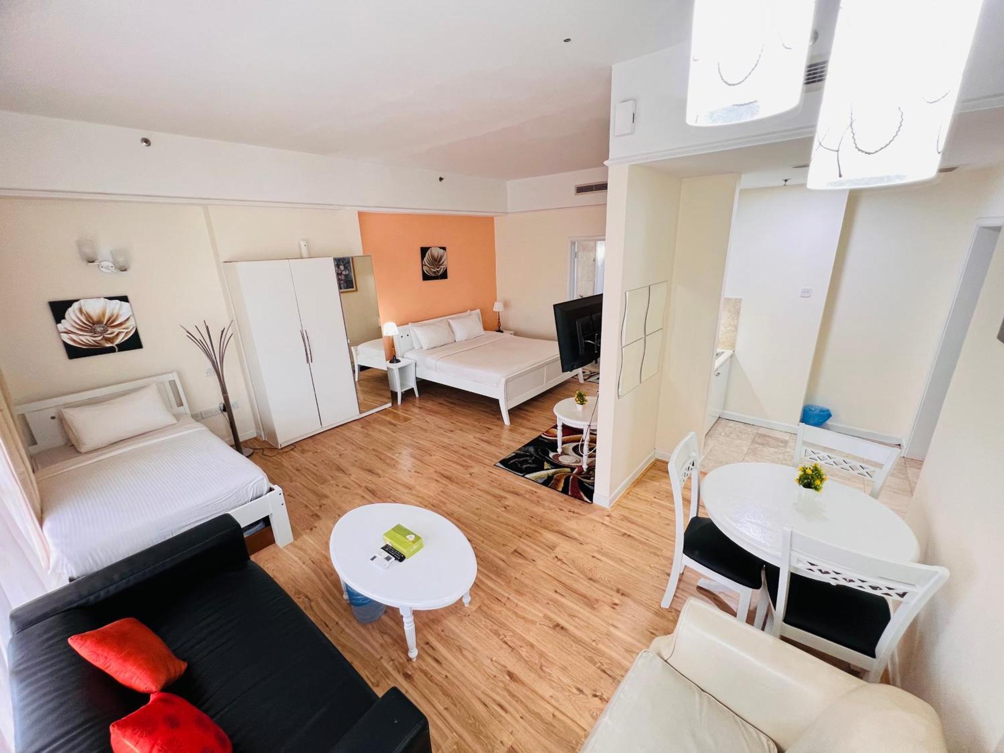 Go Daily Service At Times Square Apartemen
