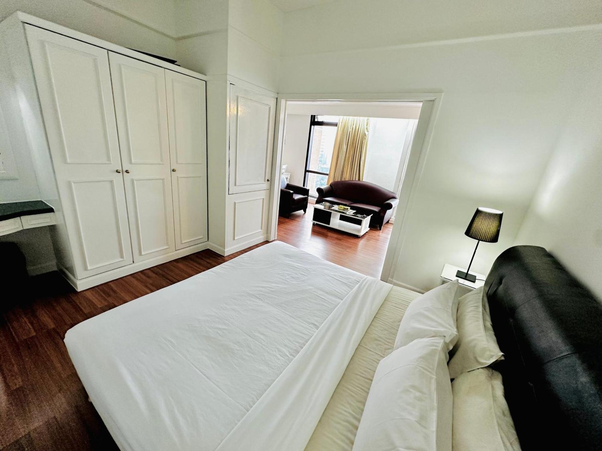 Apartemen Go Daily Service At Times Square *