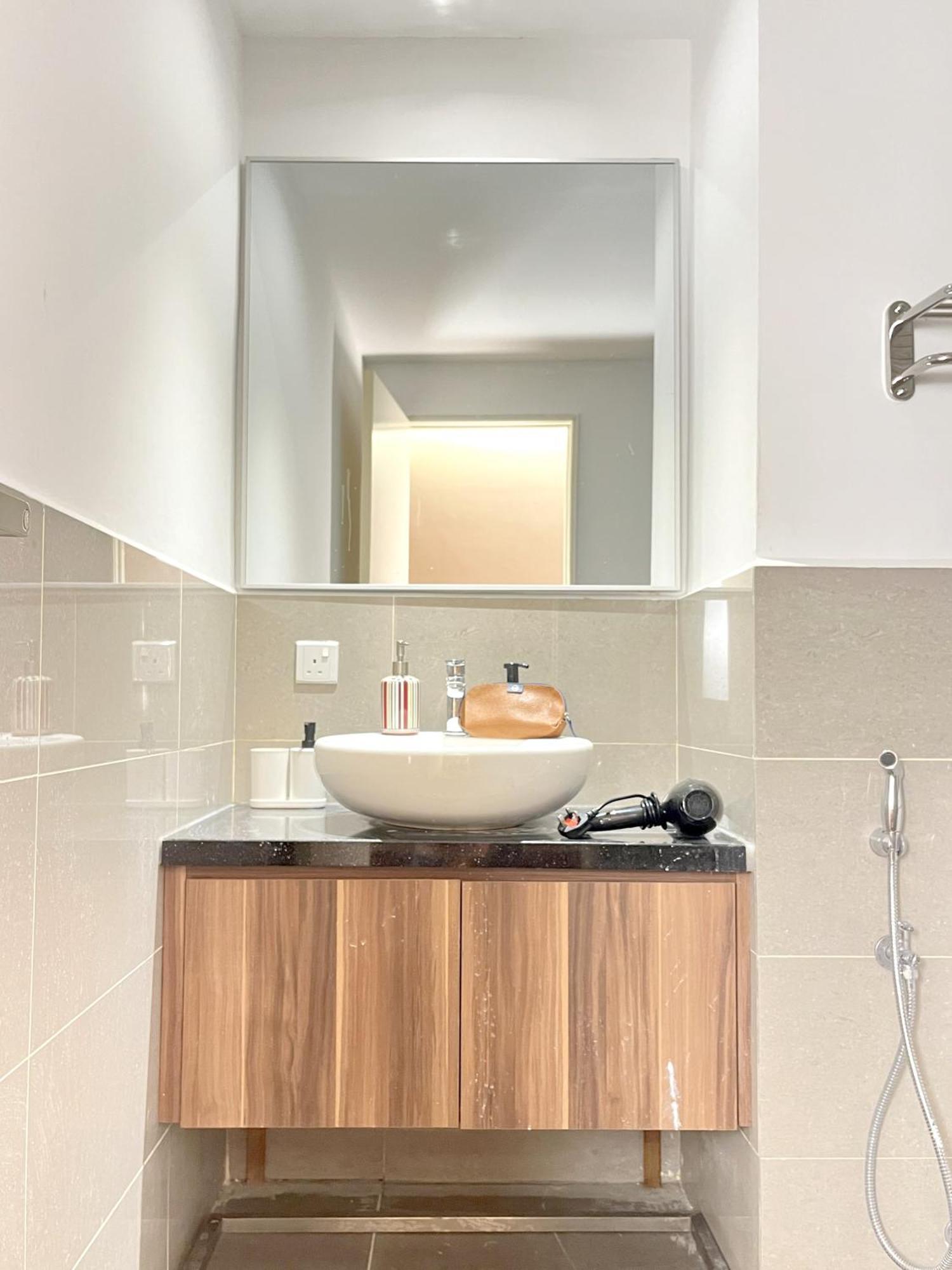 The Lonsdale - Bangsar Trade Centre Apartment *