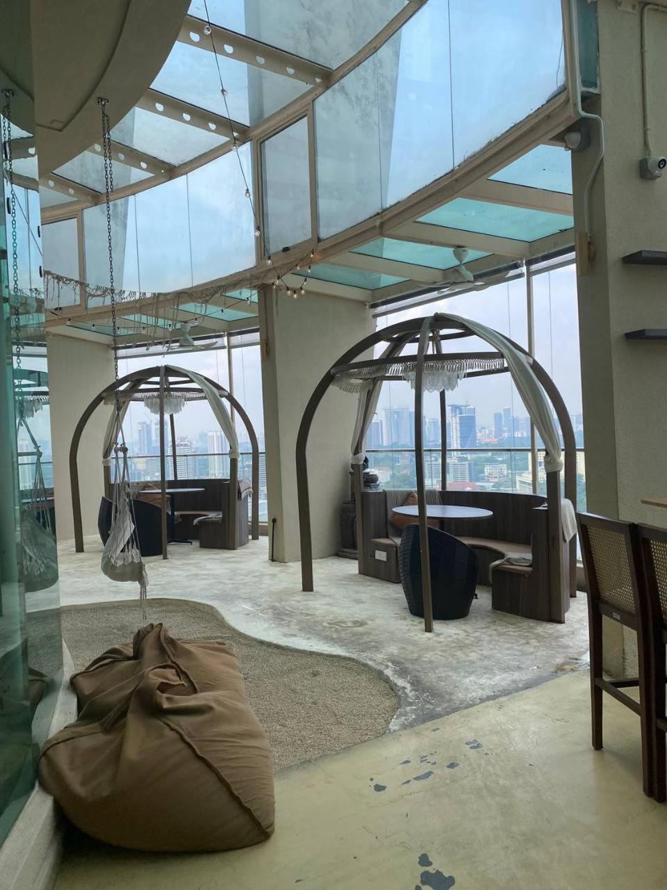 Apartment Regalia By Parcello Klcc Infinity Pool Kuala Lumpur