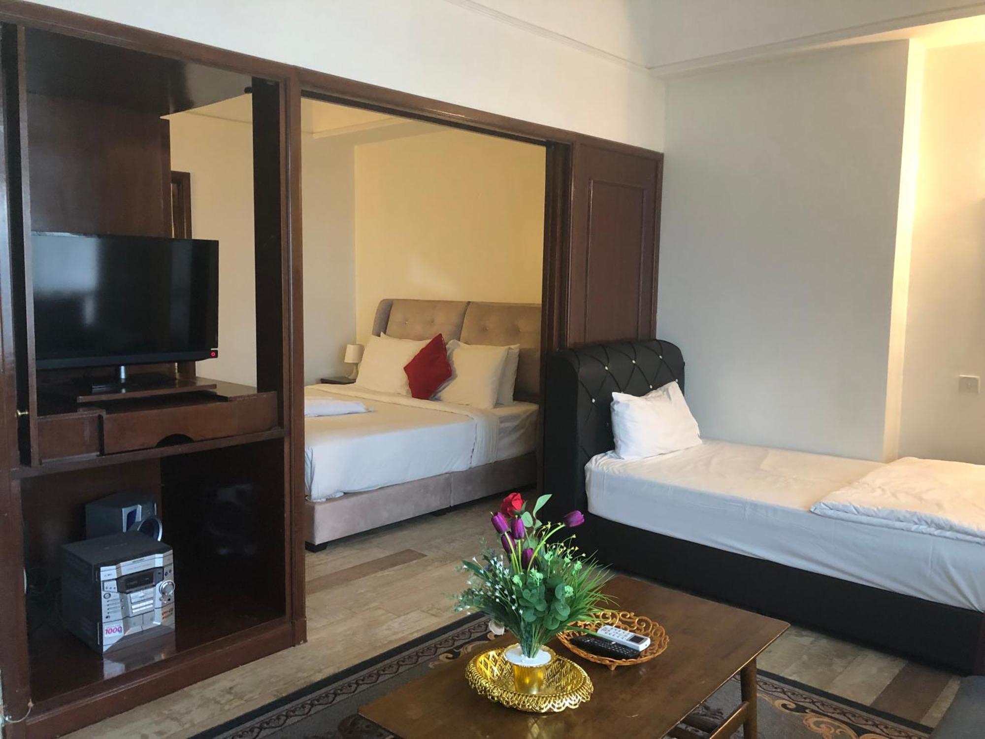 Standard At Times Square Apartment *