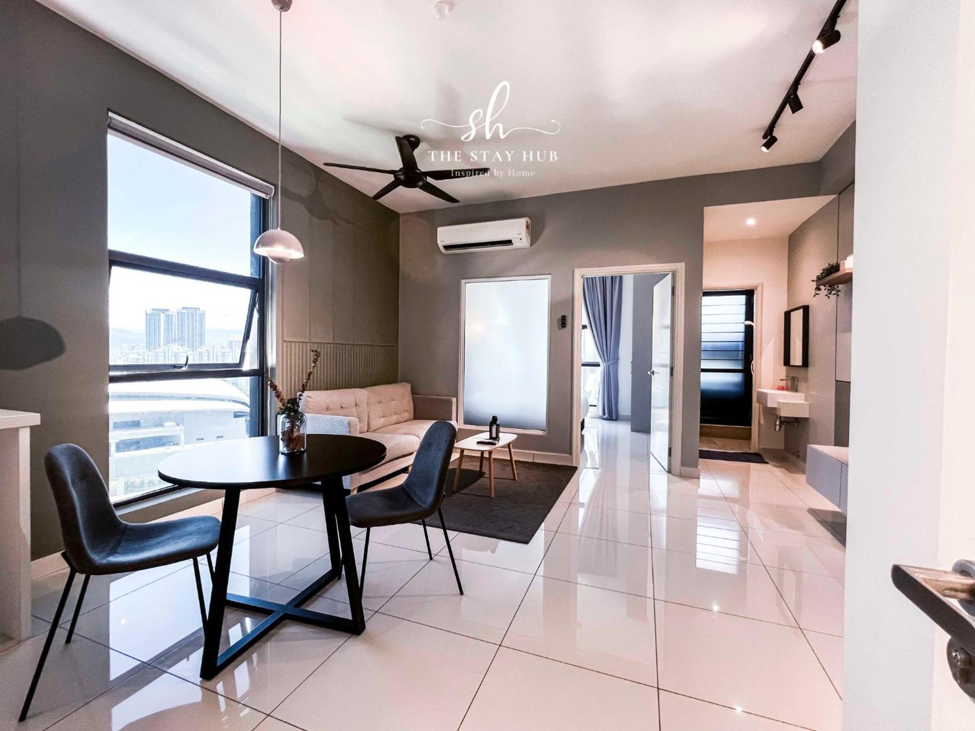 Arte Mont Kiara Luxury Suite With Heated Jacuzzi Pods - Free Parking - Next To Mitec- By The Stay Hub Pangsapuri Kuala Lumpur