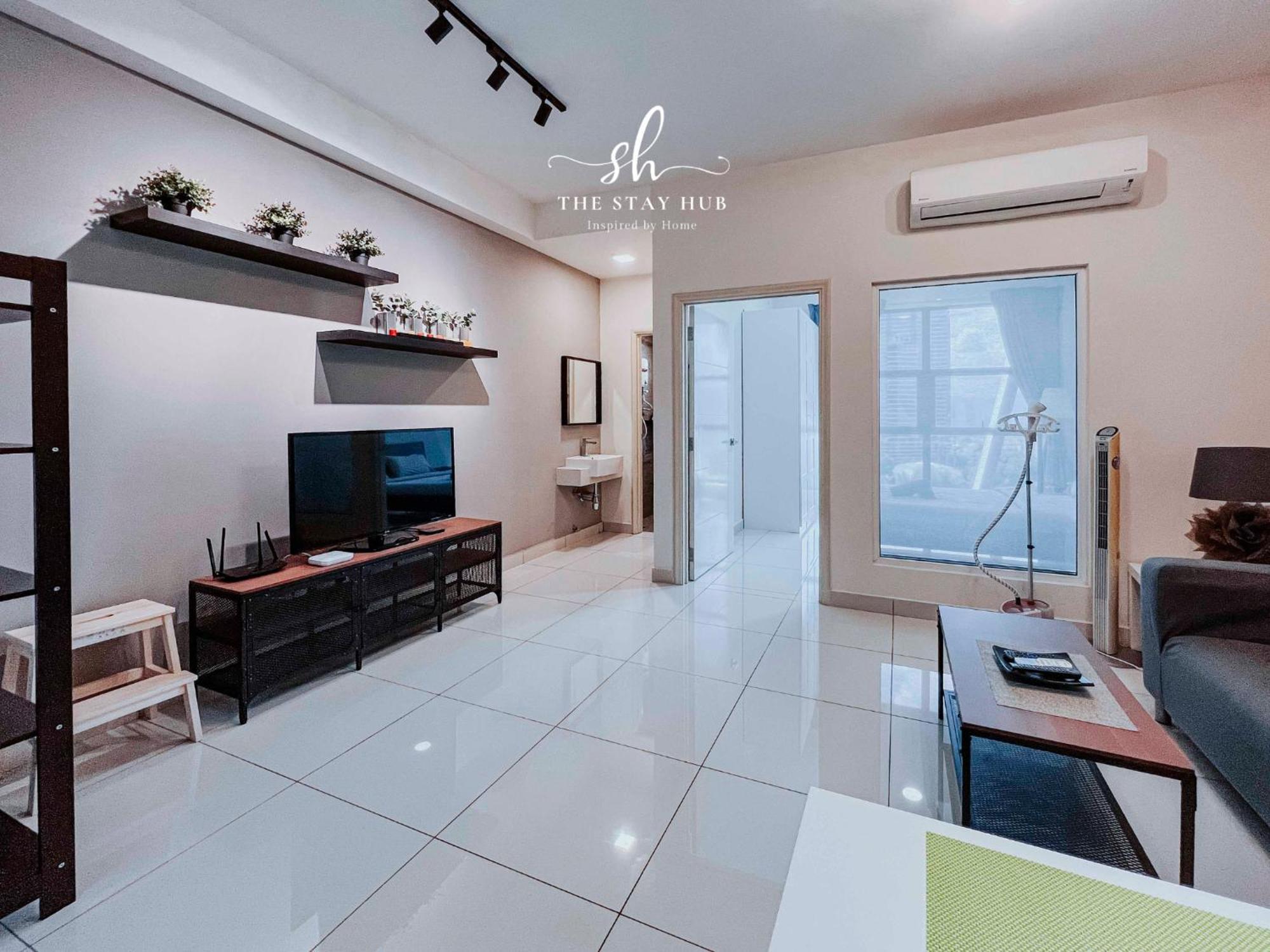 Arte Mont Kiara Luxury Suite With Heated Jacuzzi Pods - Free Parking - Next To Mitec- By The Stay Hub Pangsapuri