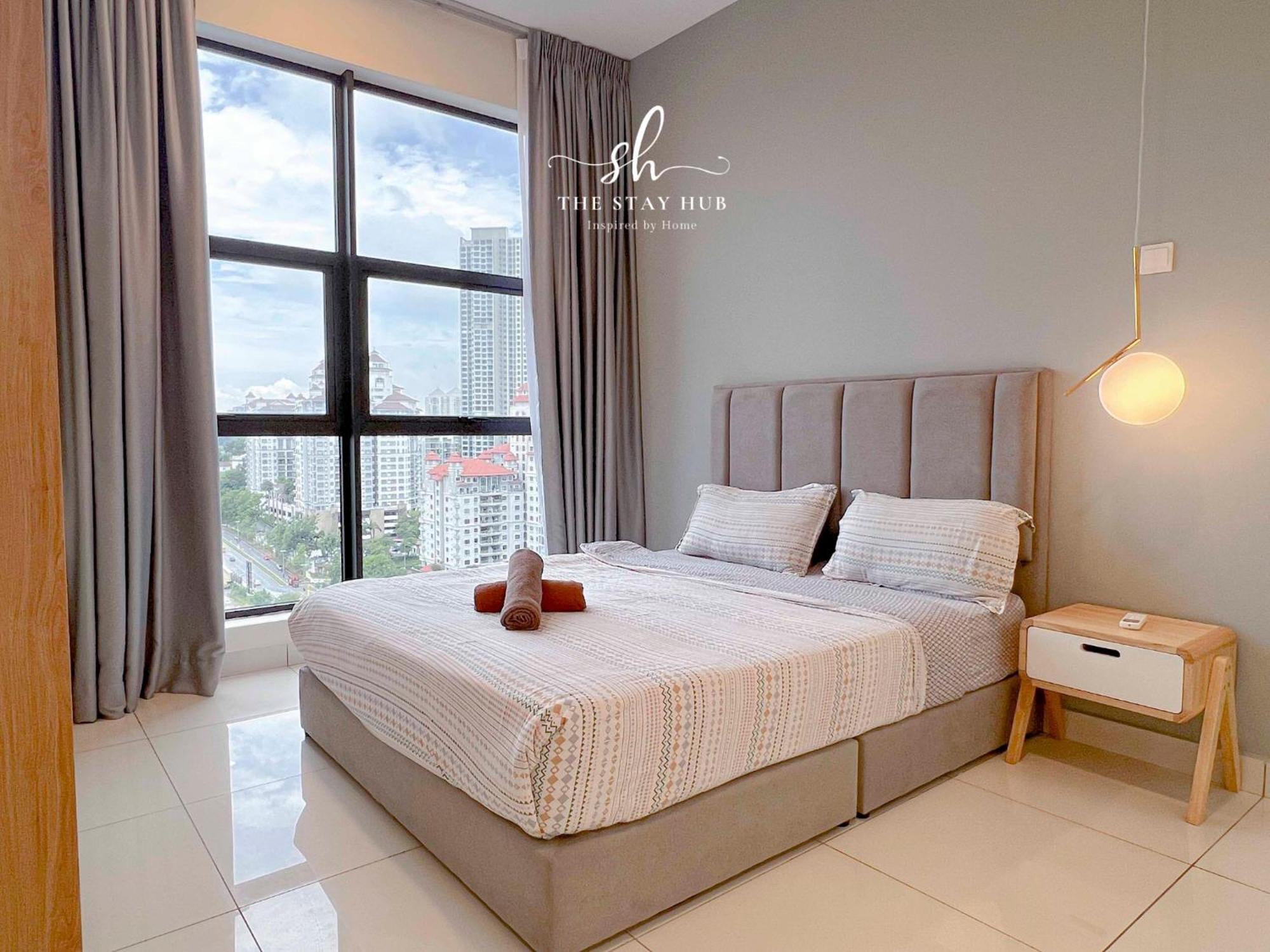 Arte Mont Kiara Luxury Suite With Heated Jacuzzi Pods - Free Parking - Next To Mitec- By The Stay Hub *