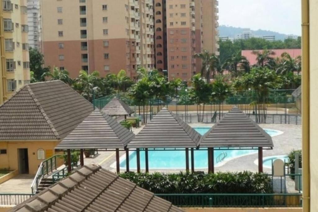 Jacuzzi Pool 3bedroom, Walk To Stadium Apartment