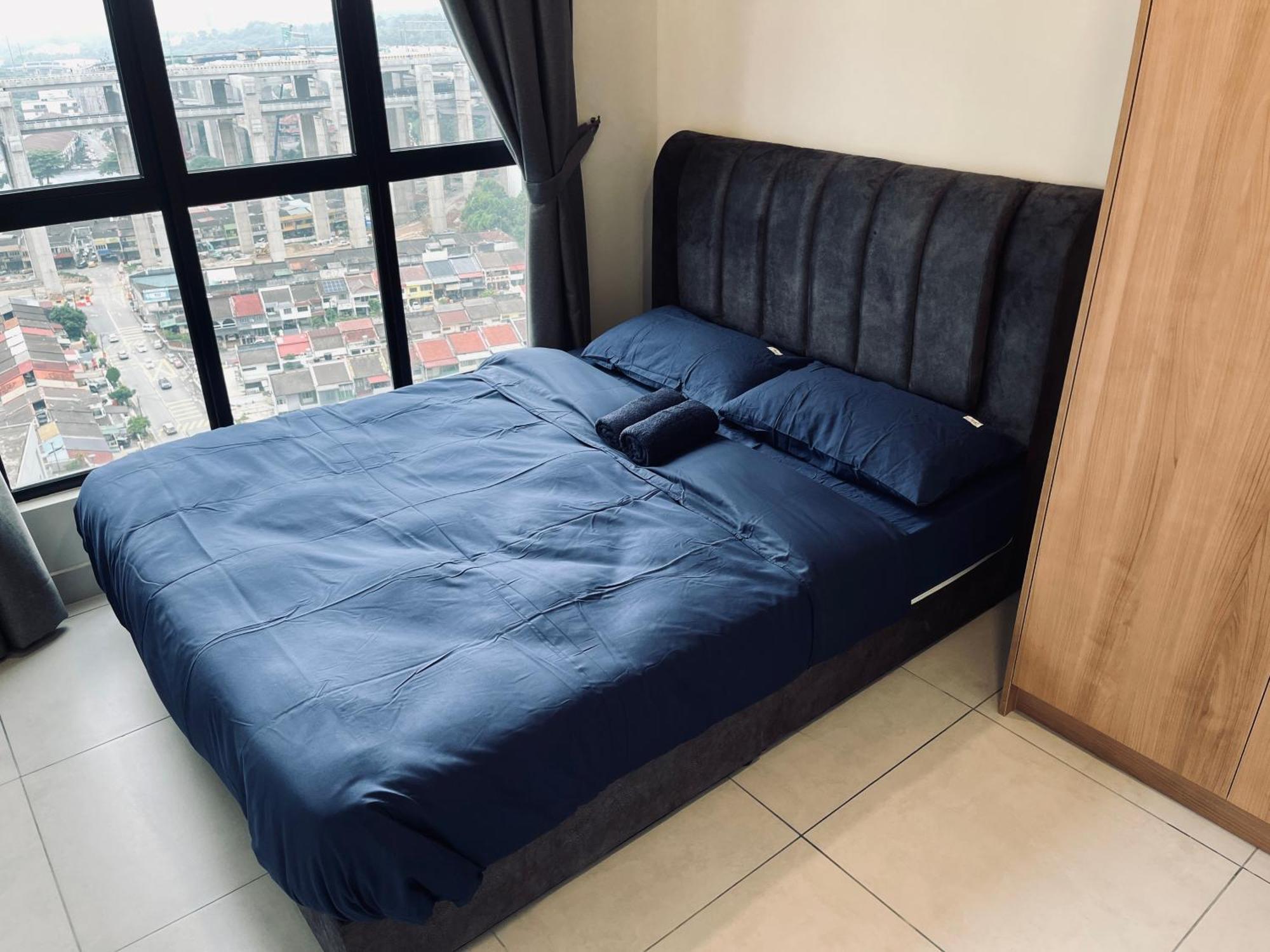 Majestic Maxim 3br Luxury Family House Mrt Apartment