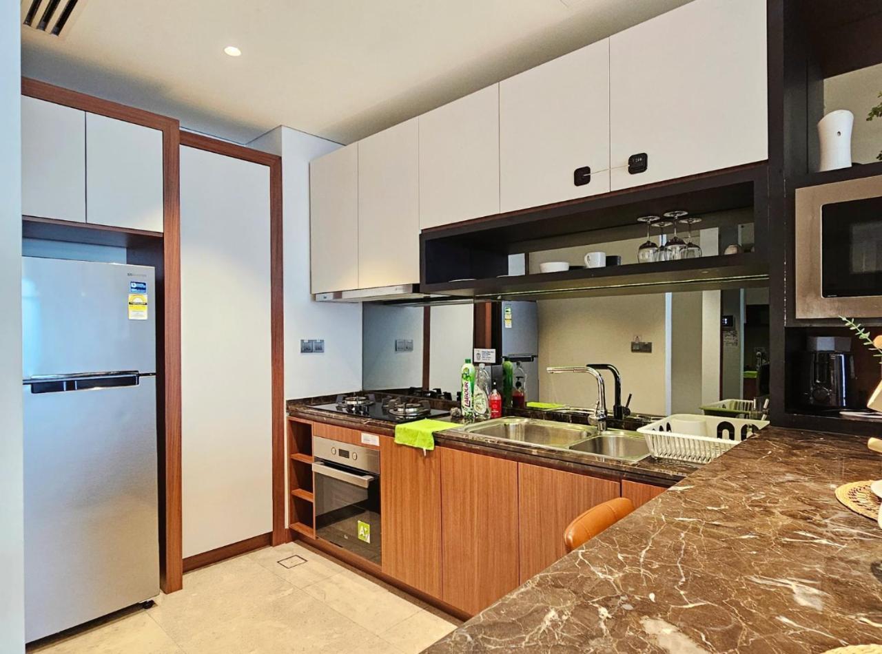 Anggun Residences Klcc: Near Monorail And Bukit Bintang Apartment