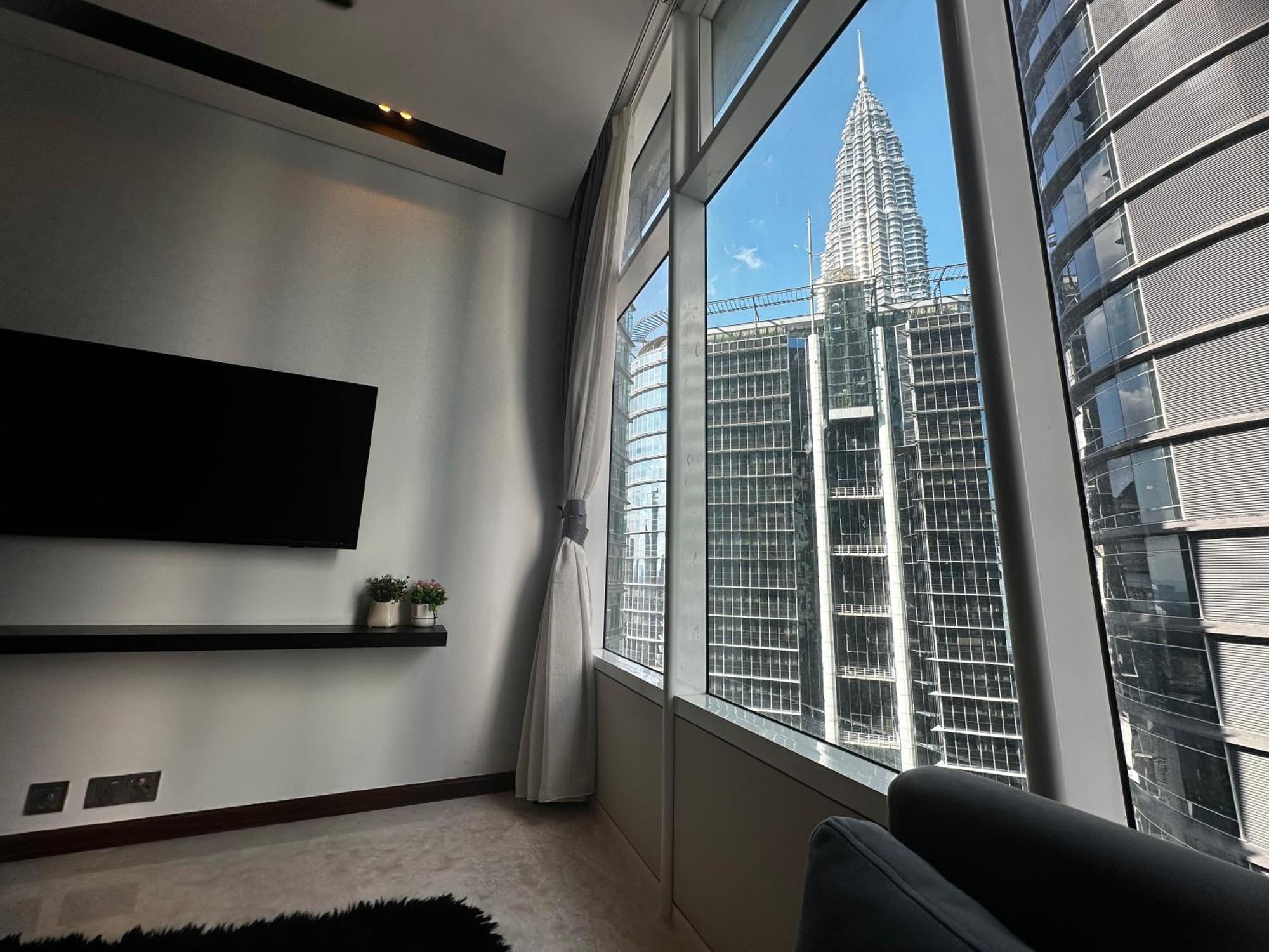 Pangsapuri Deluxe Across Klcc *