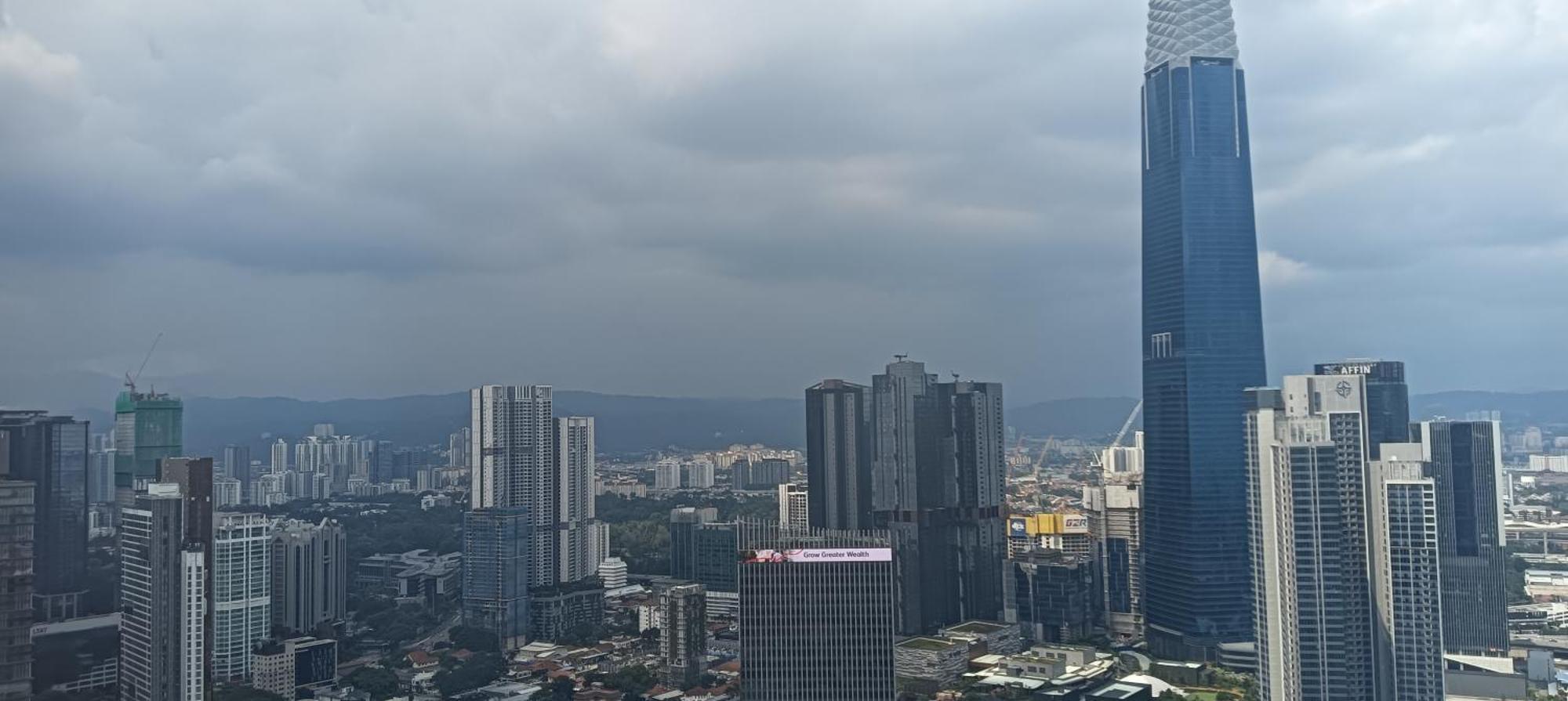 Kl Crystal At Times Square Apartemen