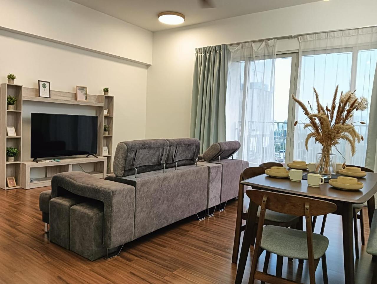 Apartment Serviced Apartment, Jalan Peel By Rverse *