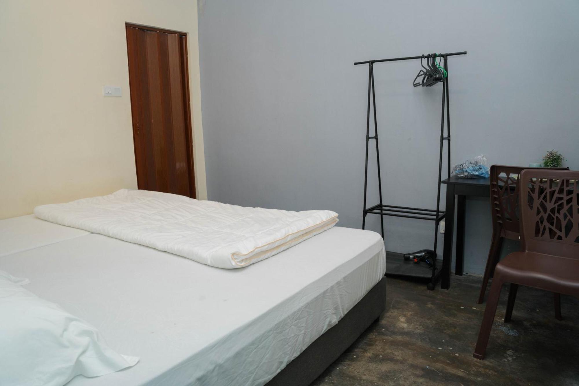 5 Minute Walk To Hukm Guest house