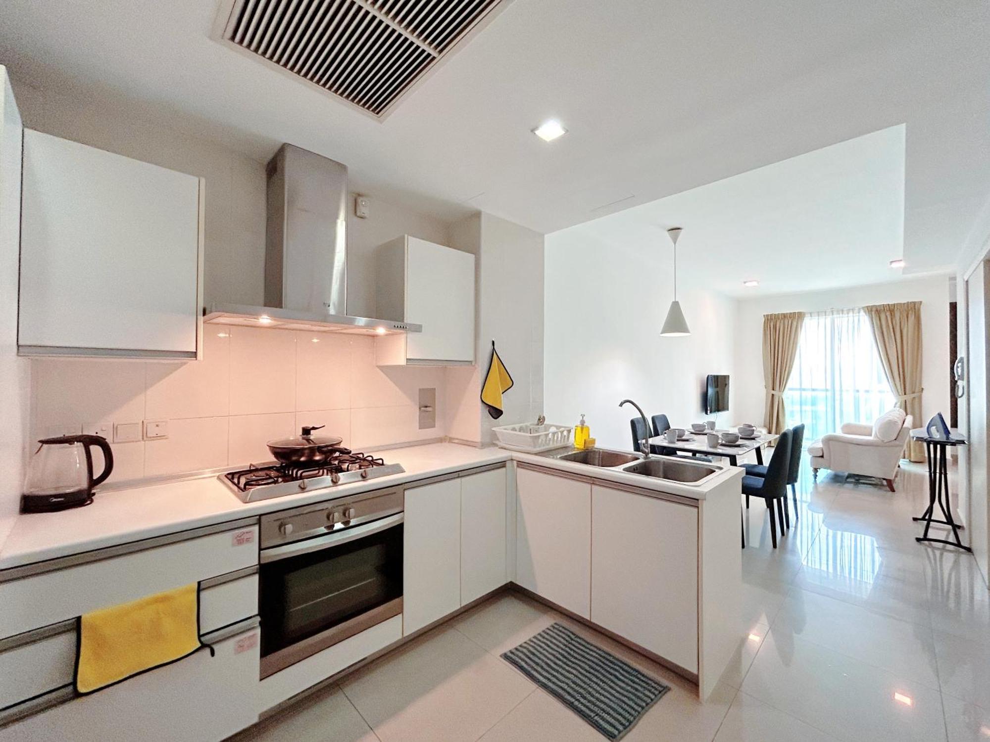 Solaris Dutamas By Manhattan Group Apartemen